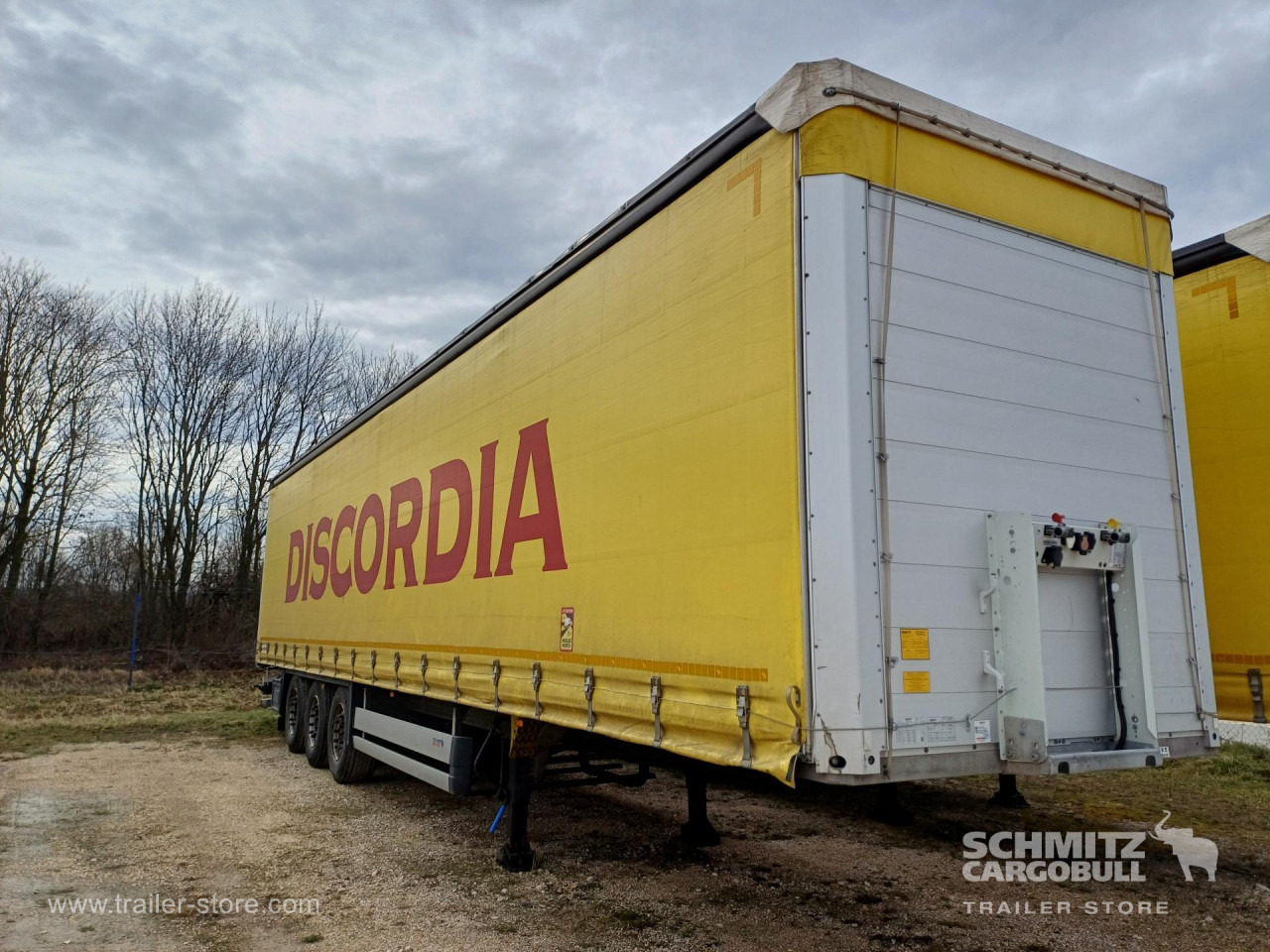 SCHMITZ Curtainsider Standard - Plachtový návěs: obrázek 1 SCHMITZ Curtainsider Standard - Plachtový návěs: obrázek 1