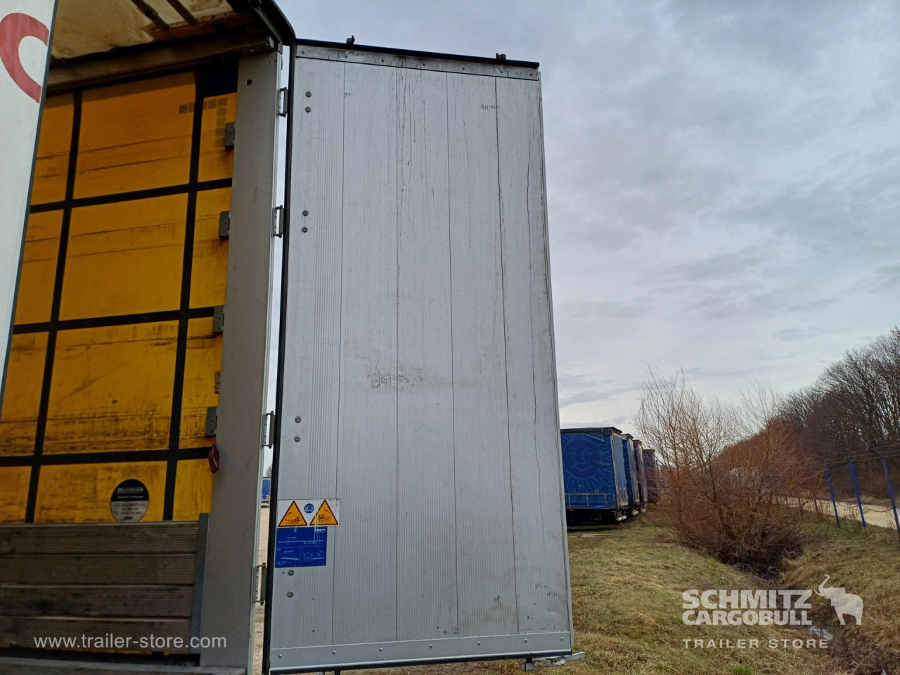 SCHMITZ Curtainsider Standard - Plachtový návěs: obrázek 2 SCHMITZ Curtainsider Standard - Plachtový návěs: obrázek 2