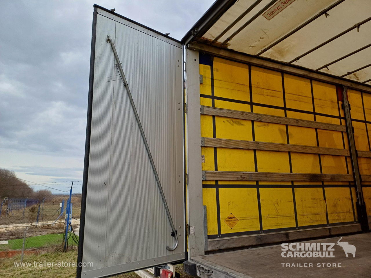SCHMITZ Curtainsider Standard - Plachtový návěs: obrázek 3 SCHMITZ Curtainsider Standard - Plachtový návěs: obrázek 3