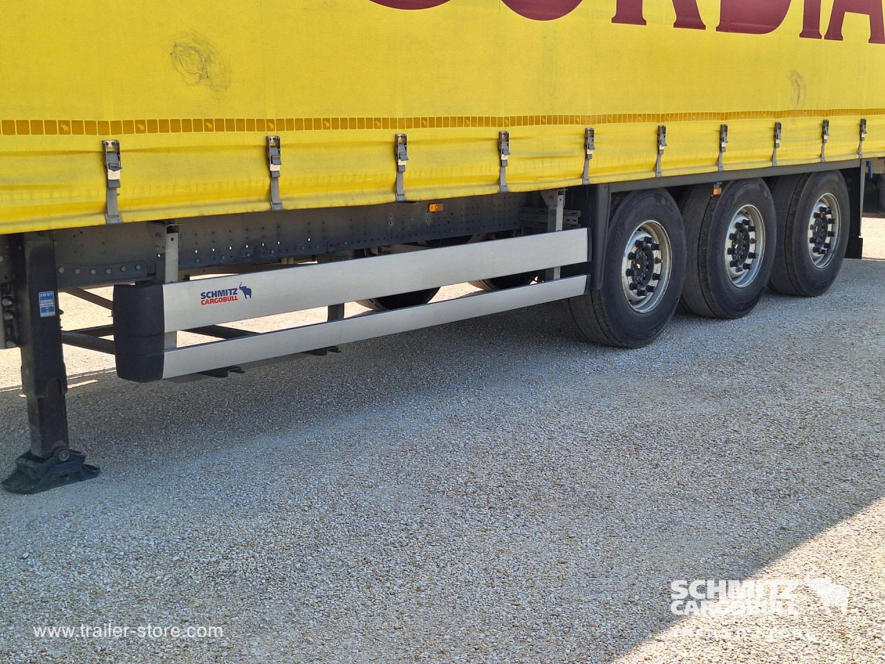 SCHMITZ Curtainsider Standard - Plachtový návěs: obrázek 4 SCHMITZ Curtainsider Standard - Plachtový návěs: obrázek 4
