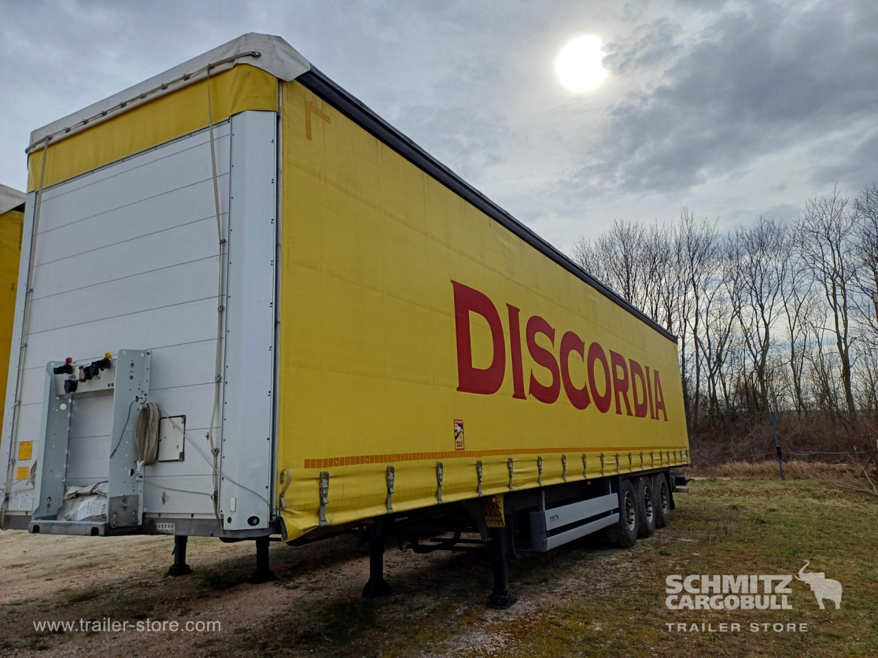 SCHMITZ Curtainsider Standard - Plachtový návěs: obrázek 1 SCHMITZ Curtainsider Standard - Plachtový návěs: obrázek 1