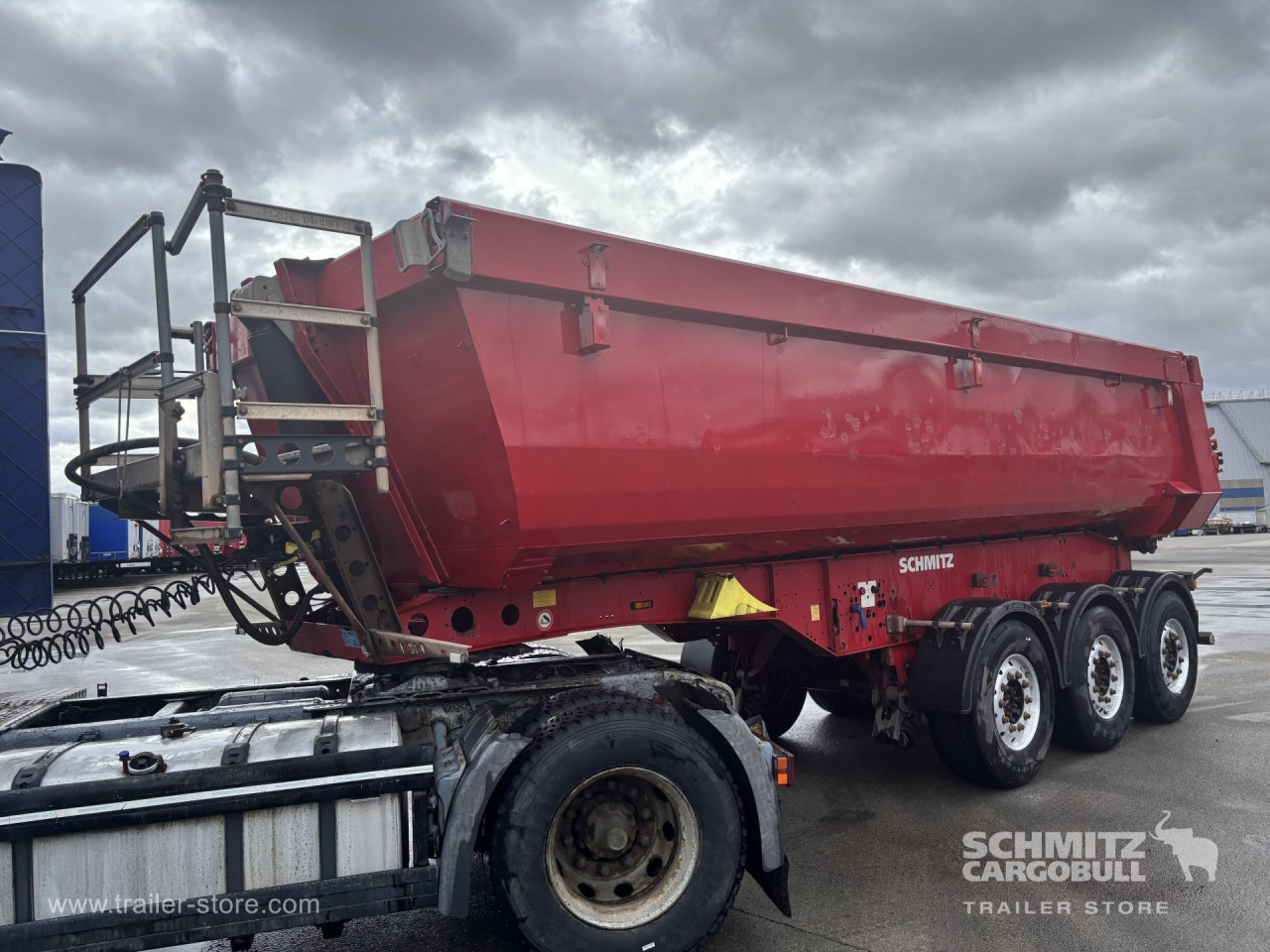 SCHMITZ Tipper Steel half pipe body 25m³ - Sklápěcí návěs: obrázek 4 SCHMITZ Tipper Steel half pipe body 25m³ - Sklápěcí návěs: obrázek 4