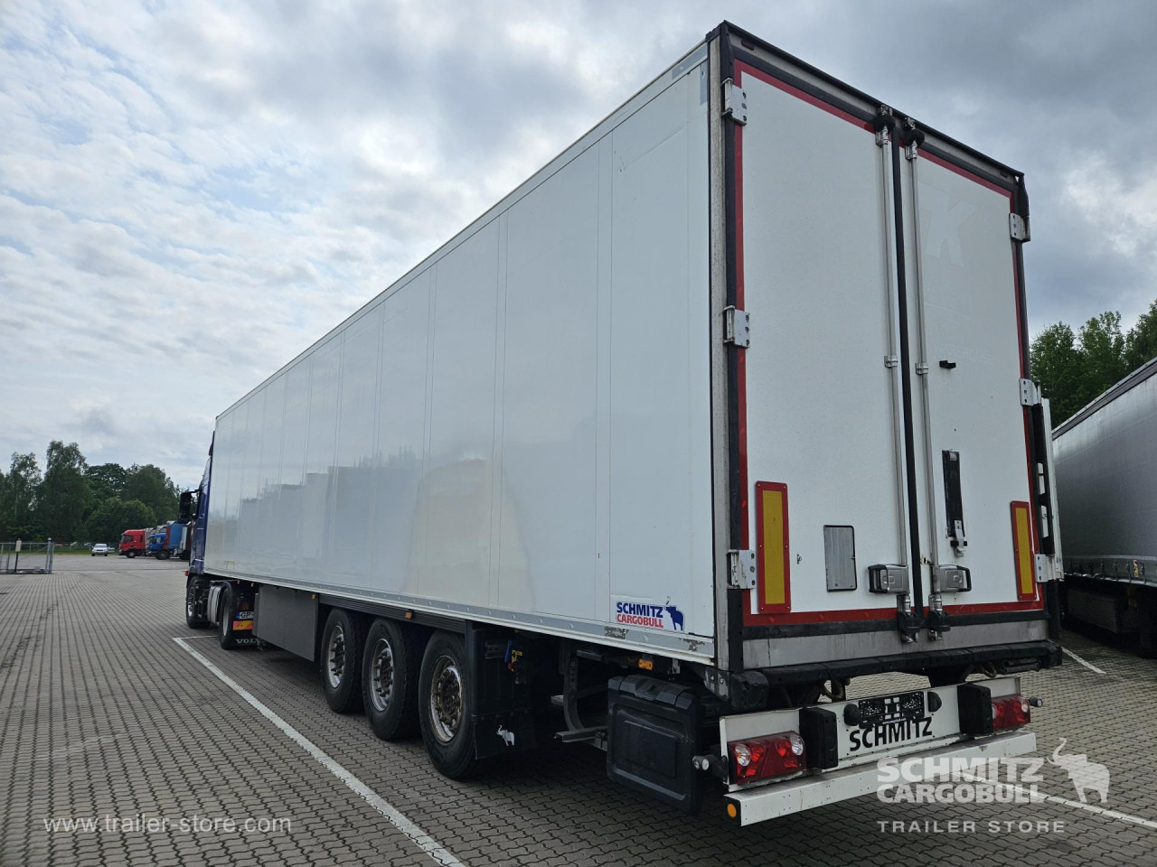 SCHMITZ Reefer Standard Double deck - Izotermický návěs: obrázek 2 SCHMITZ Reefer Standard Double deck - Izotermický návěs: obrázek 2