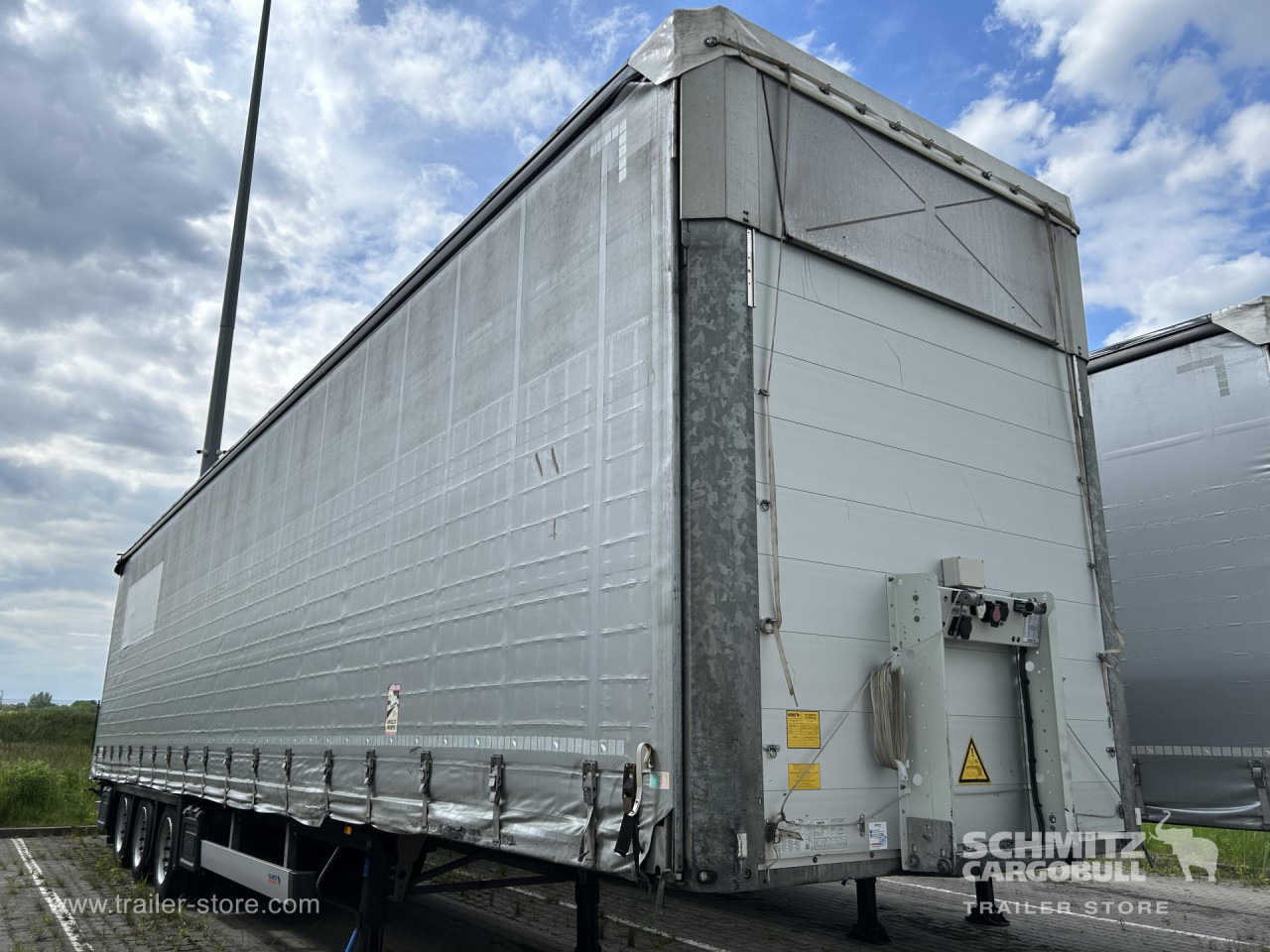 SCHMITZ Curtainsider Mega - Plachtový návěs: obrázek 1 SCHMITZ Curtainsider Mega - Plachtový návěs: obrázek 1