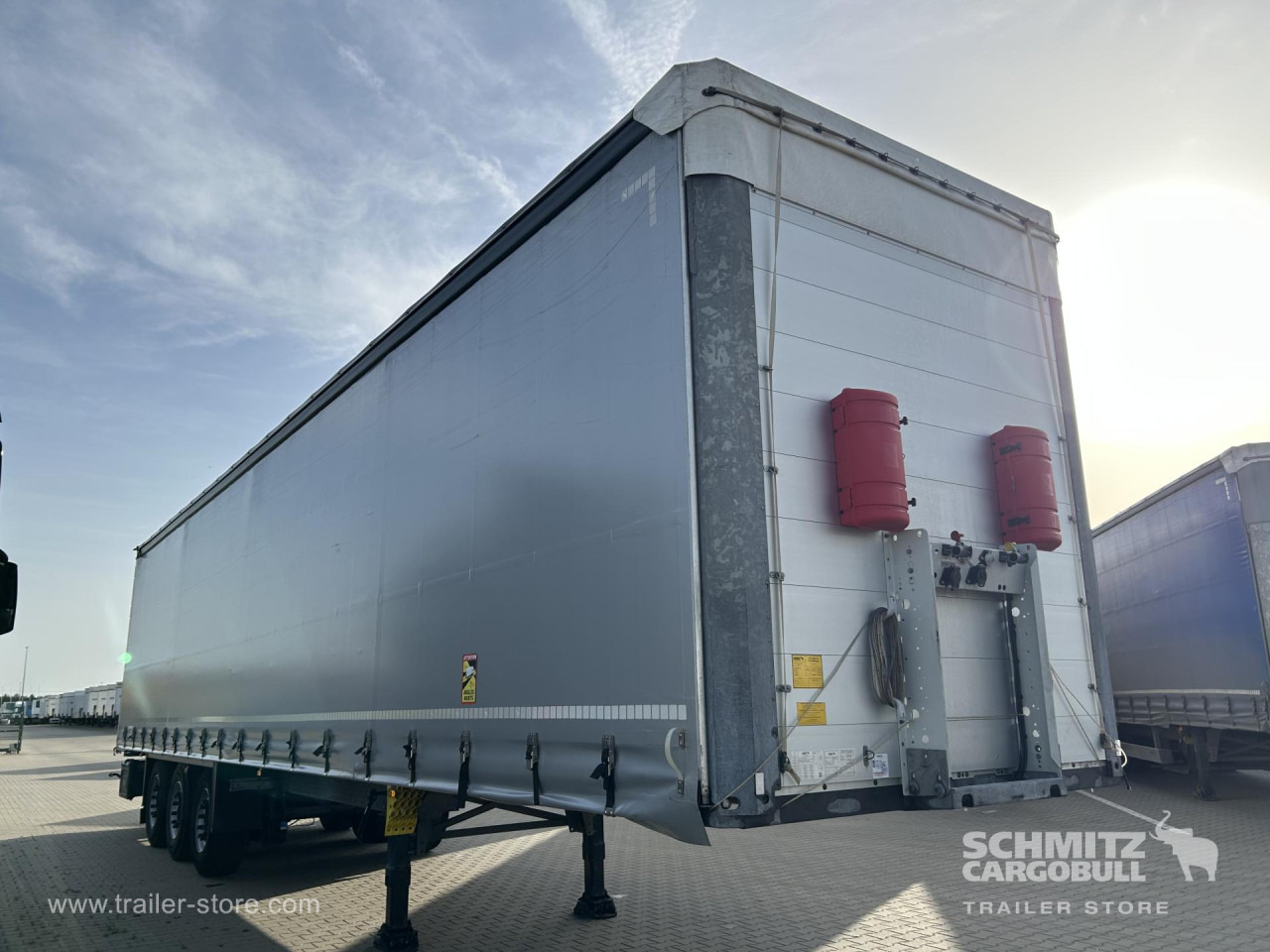SCHMITZ Curtainsider Standard - Plachtový návěs: obrázek 1 SCHMITZ Curtainsider Standard - Plachtový návěs: obrázek 1