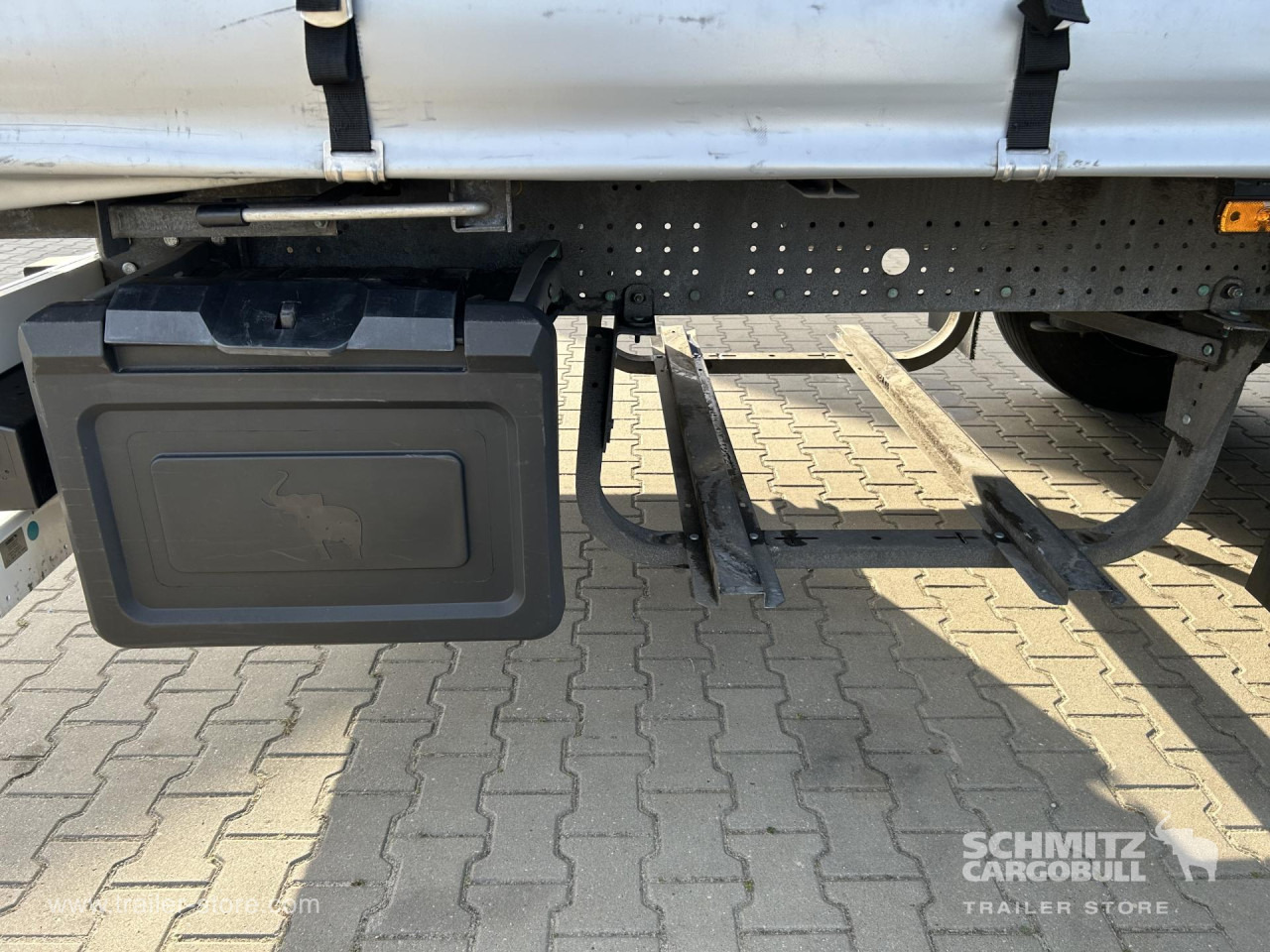 SCHMITZ Curtainsider Standard - Plachtový návěs: obrázek 3 SCHMITZ Curtainsider Standard - Plachtový návěs: obrázek 3