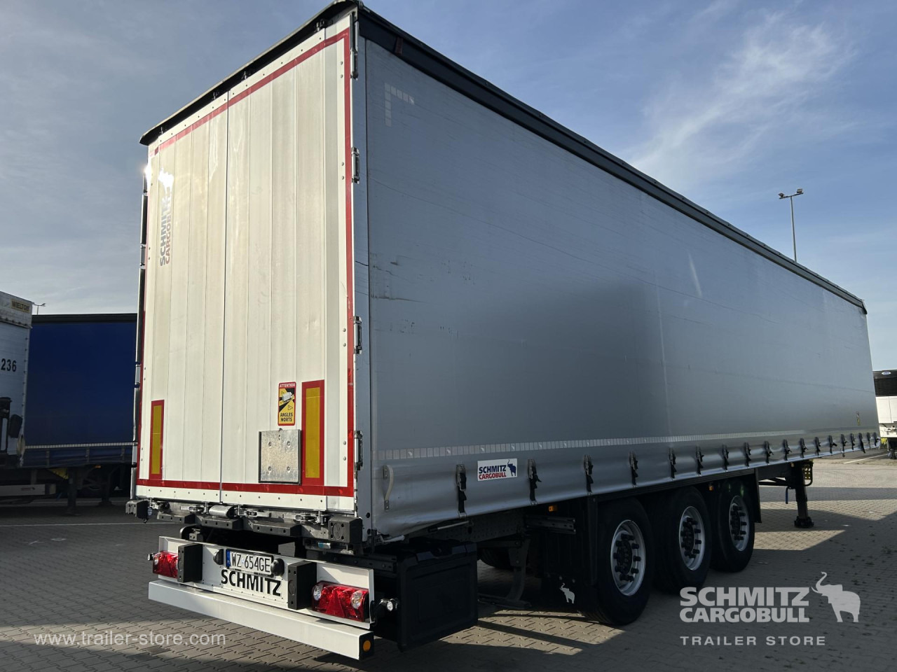 SCHMITZ Curtainsider Standard - Plachtový návěs: obrázek 2 SCHMITZ Curtainsider Standard - Plachtový návěs: obrázek 2