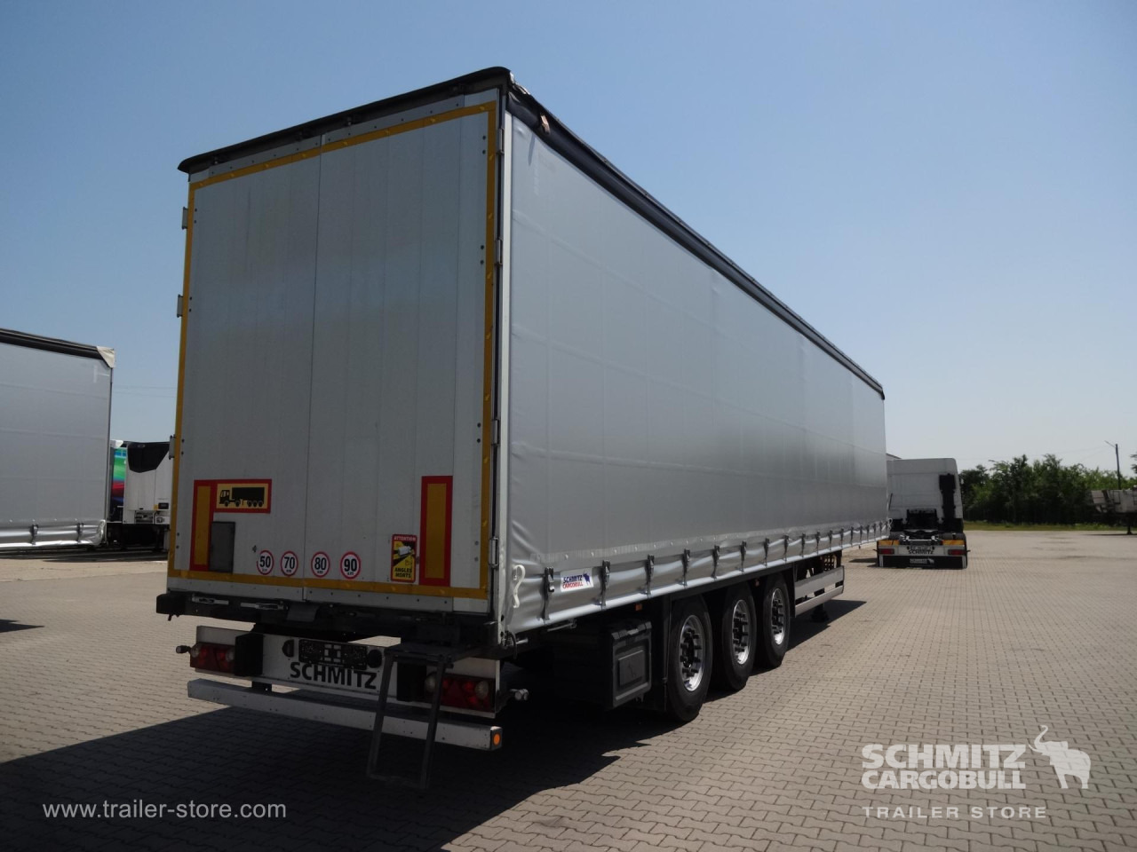 SCHMITZ Curtainsider Standard - Plachtový návěs: obrázek 1 SCHMITZ Curtainsider Standard - Plachtový návěs: obrázek 1
