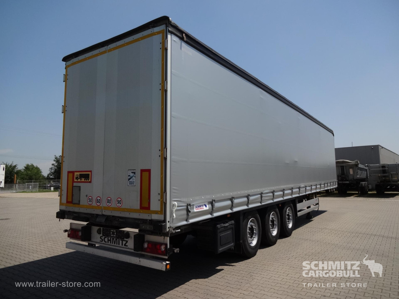 SCHMITZ Curtainsider Standard - Plachtový návěs: obrázek 1 SCHMITZ Curtainsider Standard - Plachtový návěs: obrázek 1