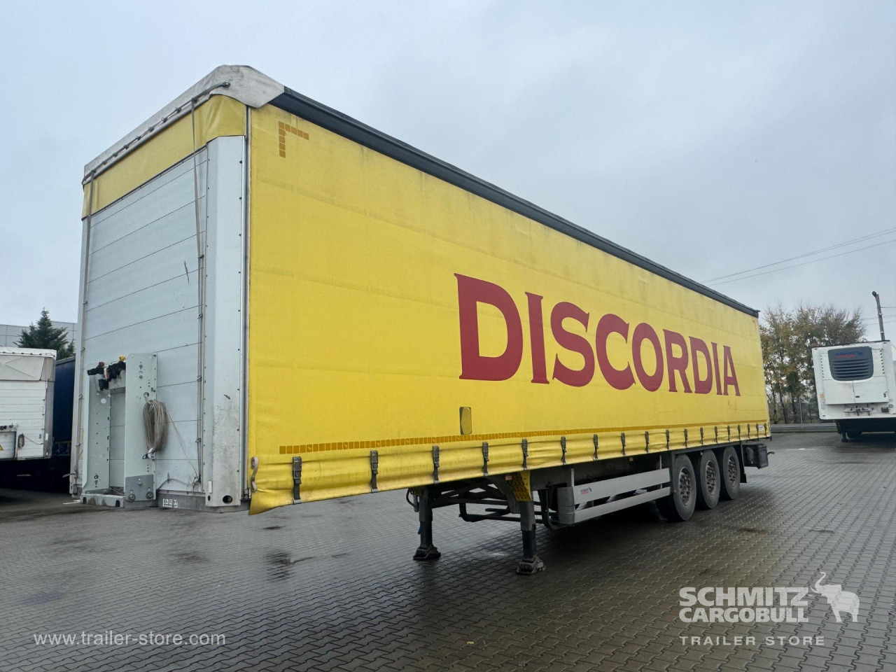 SCHMITZ Curtainsider Standard - Plachtový návěs: obrázek 1 SCHMITZ Curtainsider Standard - Plachtový návěs: obrázek 1