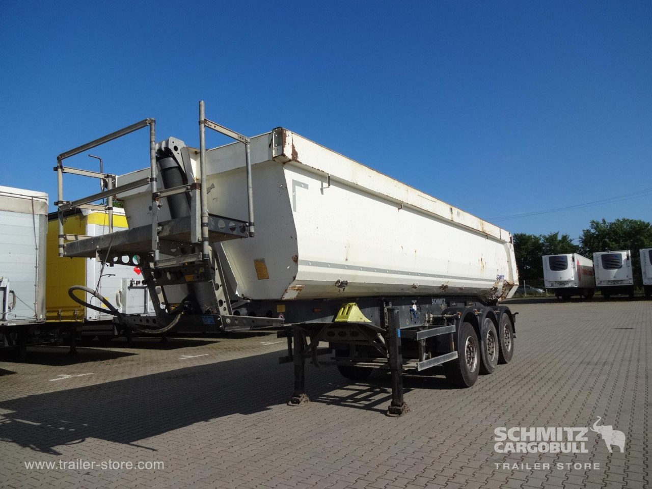 SCHMITZ Tipper Steel half pipe body 28m³ - Sklápěcí návěs: obrázek 4 SCHMITZ Tipper Steel half pipe body 28m³ - Sklápěcí návěs: obrázek 4