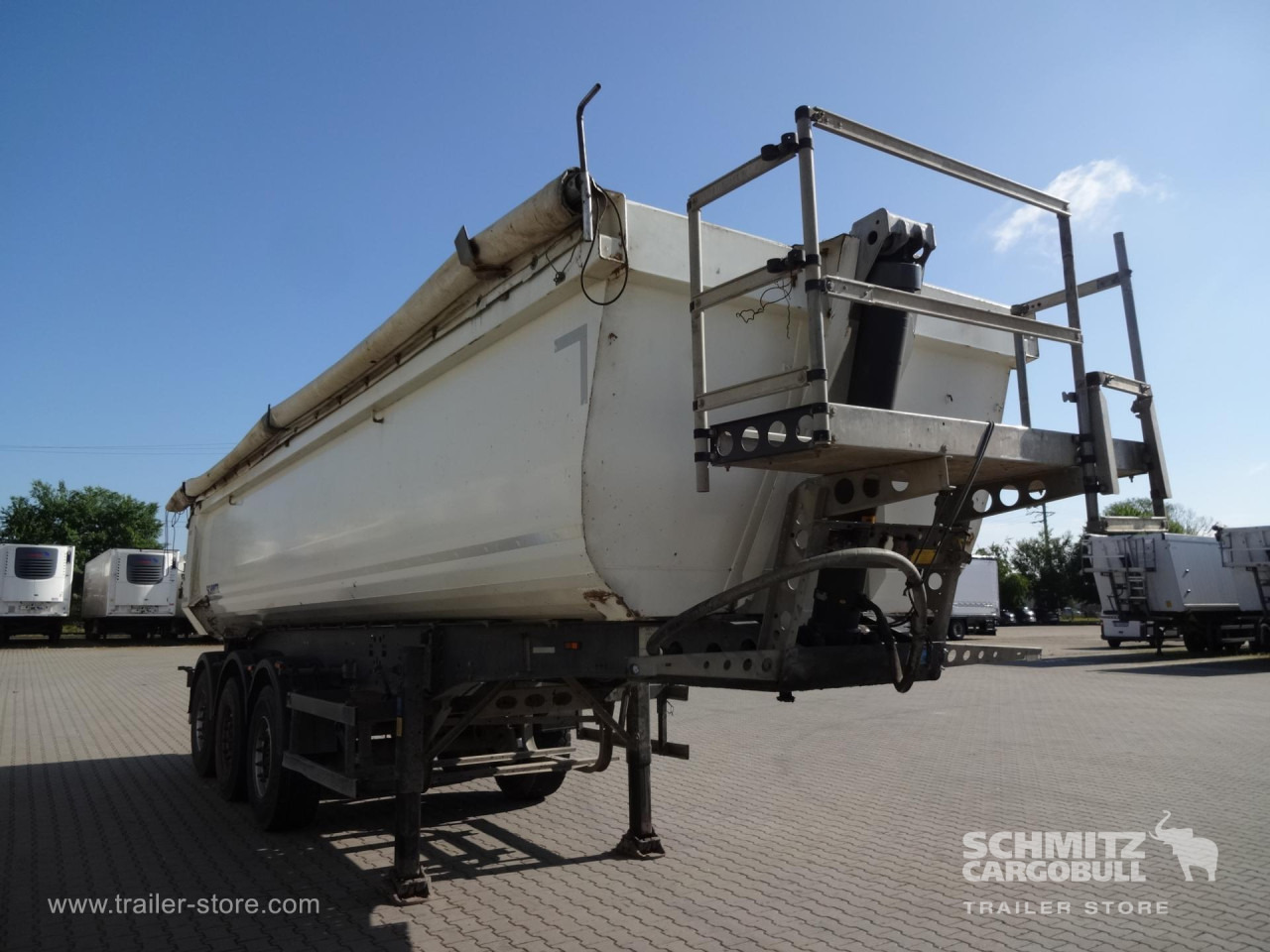 SCHMITZ Tipper Steel half pipe body 28m³ - Sklápěcí návěs: obrázek 3 SCHMITZ Tipper Steel half pipe body 28m³ - Sklápěcí návěs: obrázek 3