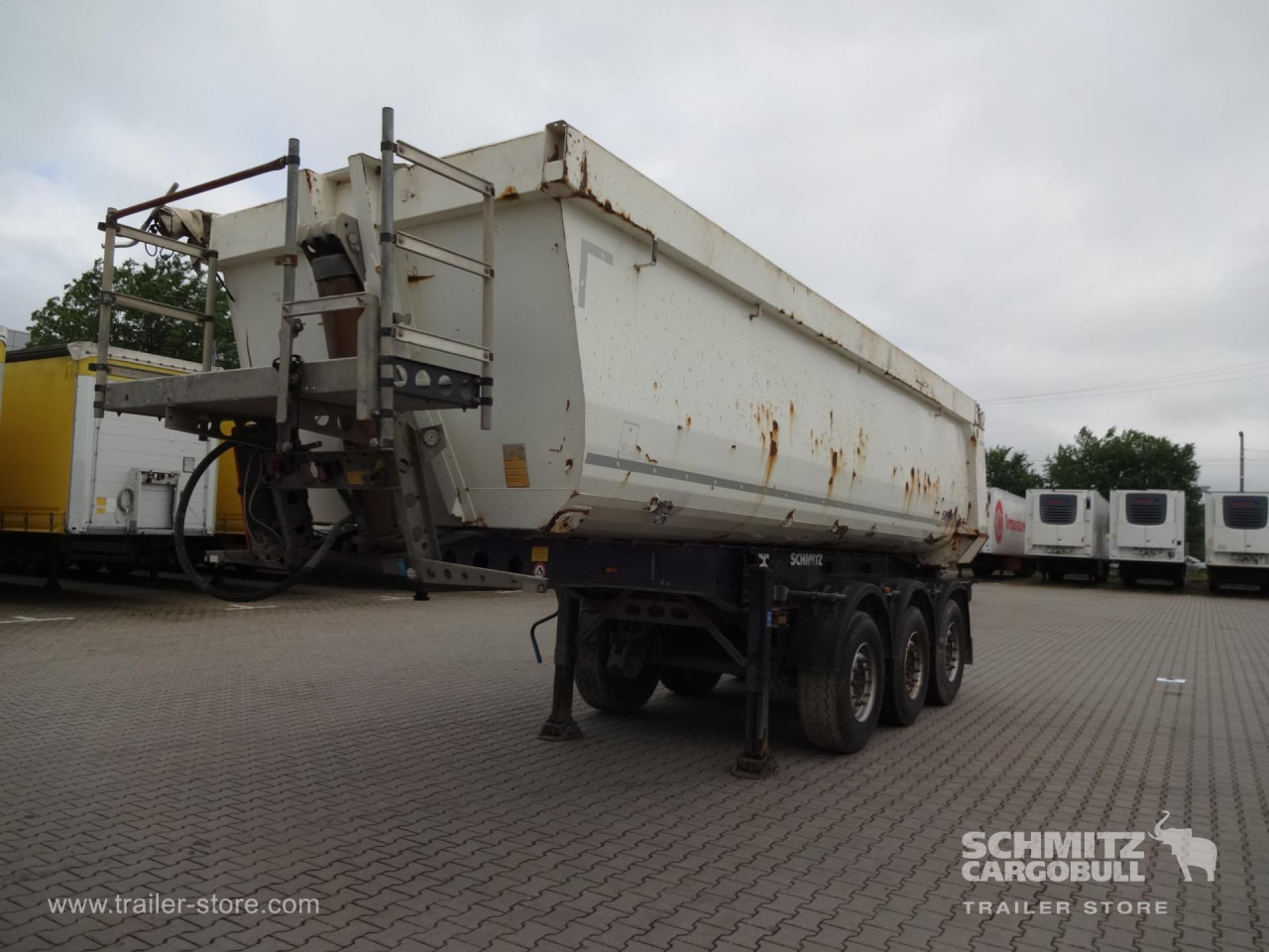 SCHMITZ Tipper Steel half pipe body 28m³ - Sklápěcí návěs: obrázek 5 SCHMITZ Tipper Steel half pipe body 28m³ - Sklápěcí návěs: obrázek 5