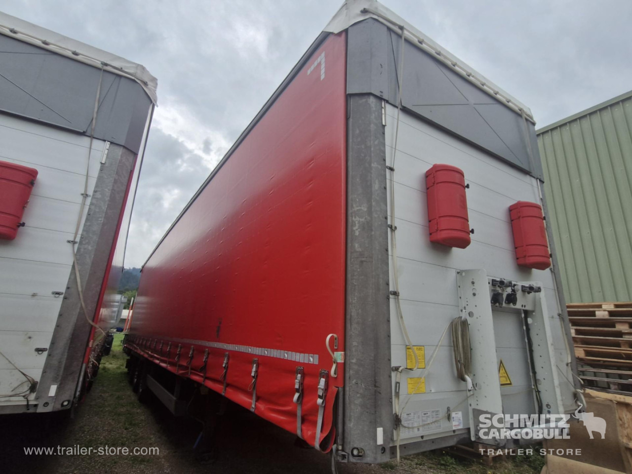 SCHMITZ Curtainsider Varios - Plachtový návěs: obrázek 1 SCHMITZ Curtainsider Varios - Plachtový návěs: obrázek 1