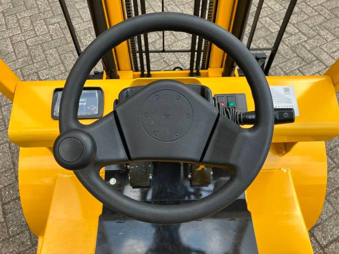 Eurotrac AGRI 12 - Vysokozdvižný vozík: obrázek 4 Eurotrac AGRI 12 - Vysokozdvižný vozík: obrázek 4