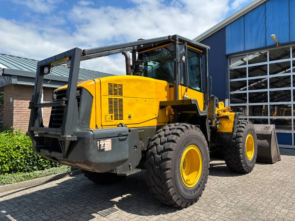 Komatsu WA 320-5 - Kolový nakladač: obrázek 5 Komatsu WA 320-5 - Kolový nakladač: obrázek 5