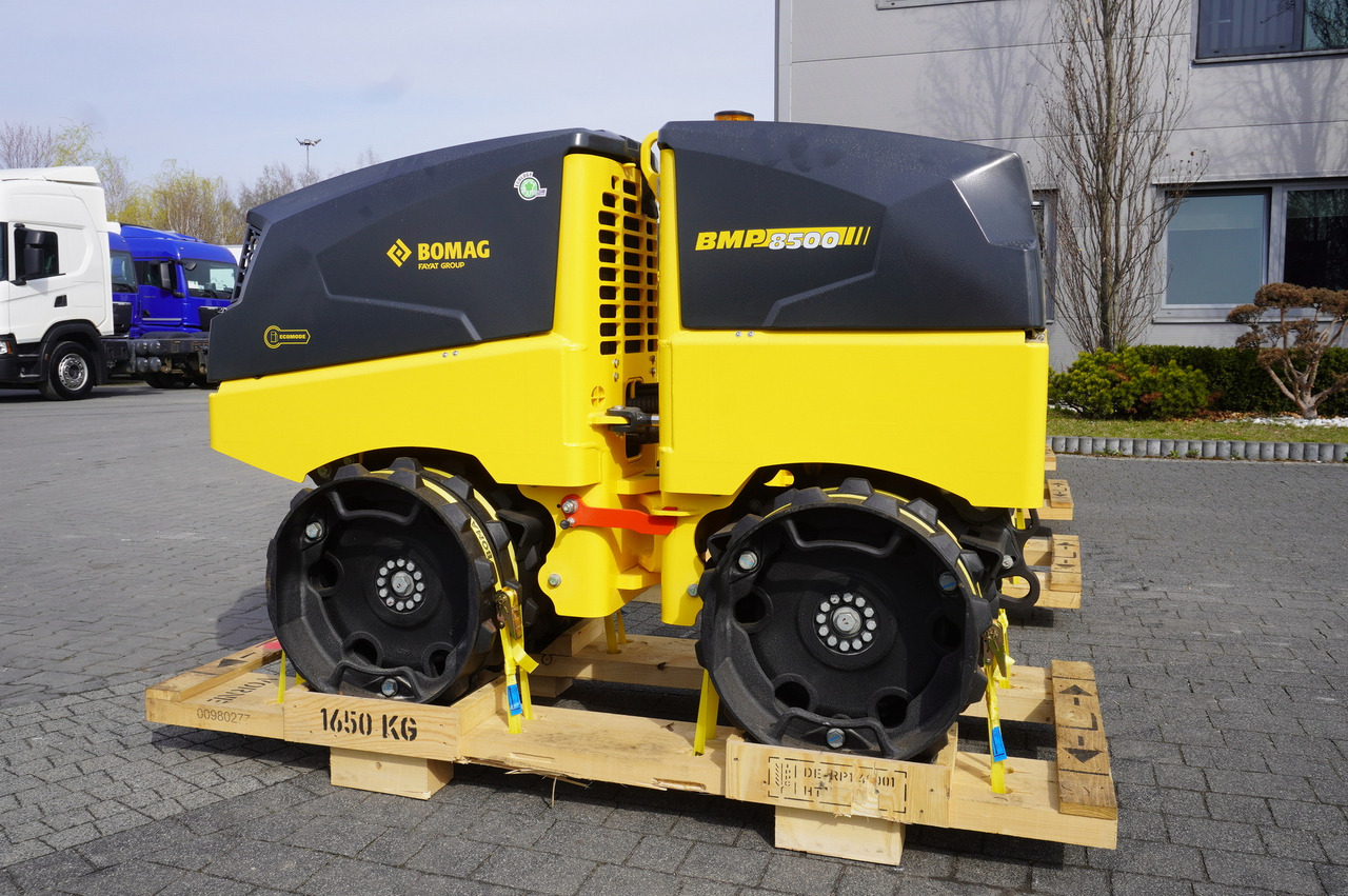 BOMAG BMP 8500 brand-new trench roller / Remote Control / 4 units - Silniční válec: obrázek 5 BOMAG BMP 8500 brand-new trench roller / Remote Control / 4 units - Silniční válec: obrázek 5