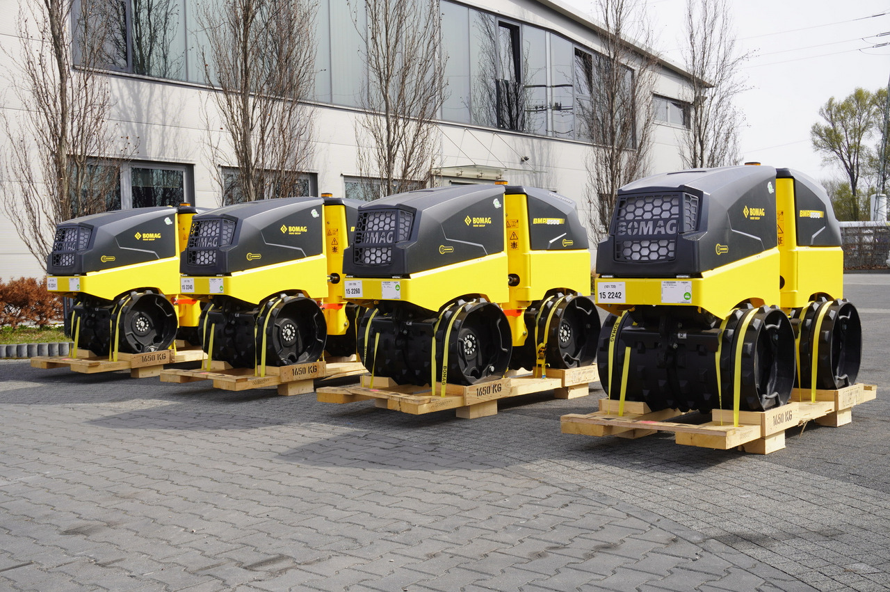 BOMAG BMP 8500 brand-new trench roller / Remote Control / 4 units - Silniční válec: obrázek 1 BOMAG BMP 8500 brand-new trench roller / Remote Control / 4 units - Silniční válec: obrázek 1