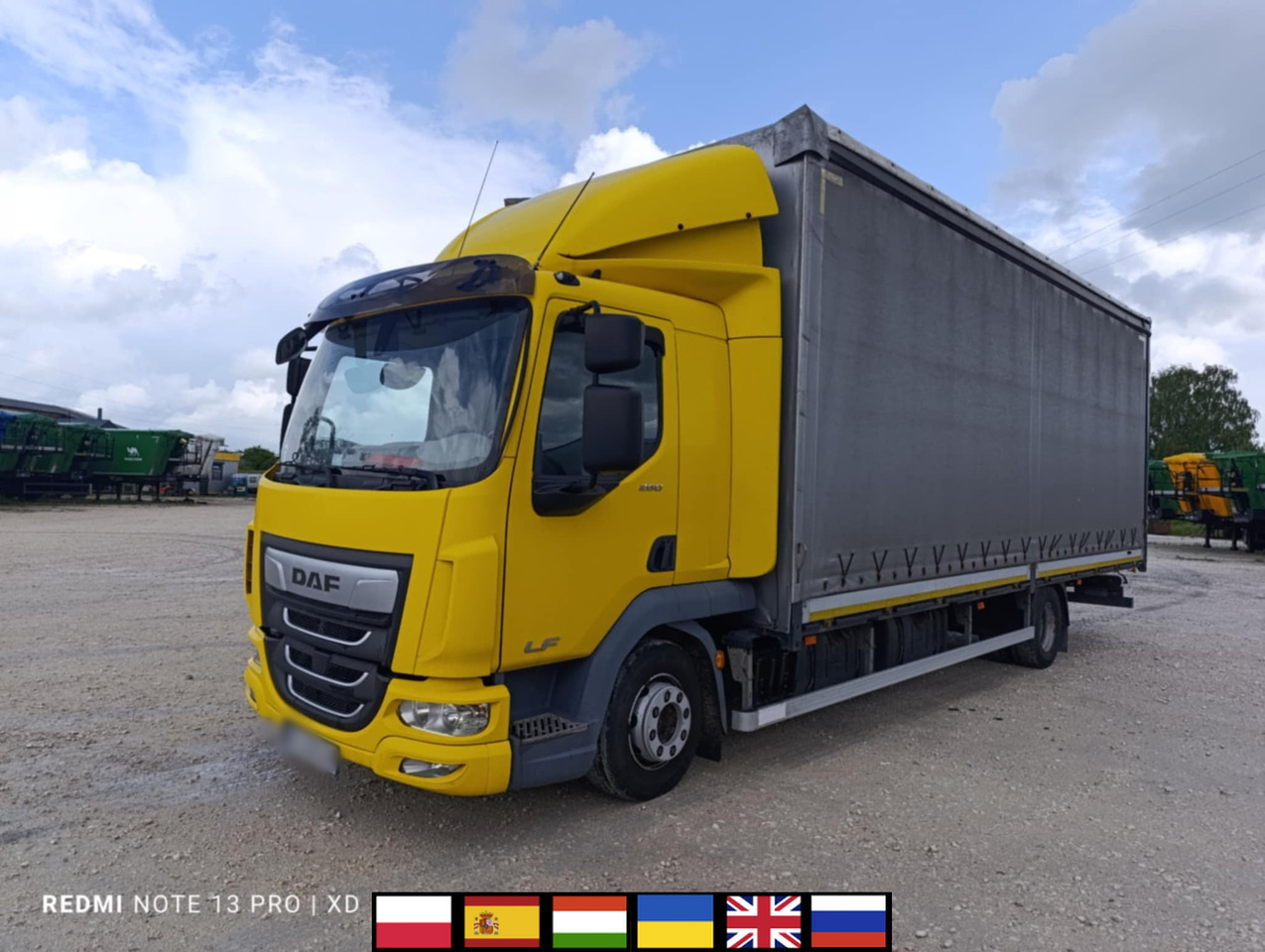 DAF LF 260 / Curtainsider 18 EPAL / sleeper cab - Plachtový nákladní auto: obrázek 1 DAF LF 260 / Curtainsider 18 EPAL / sleeper cab - Plachtový nákladní auto: obrázek 1