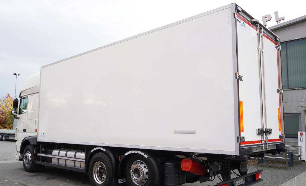 DAF XF 450 6×2 E6 / Refrigerator Lacapitaine / ATP/FRC to 2027 / 18 pallets - Chladírenský nákladní automobil: obrázek 5 DAF XF 450 6×2 E6 / Refrigerator Lacapitaine / ATP/FRC to 2027 / 18 pallets - Chladírenský nákladní automobil: obrázek 5