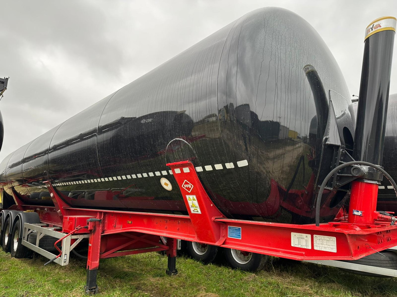 FELDBINDER 334C 15 A-1-1-40 Silo tank / 66 m3 / 2022 / 20 units - Silo cisterna: obrázek 3 FELDBINDER 334C 15 A-1-1-40 Silo tank / 66 m3 / 2022 / 20 units - Silo cisterna: obrázek 3