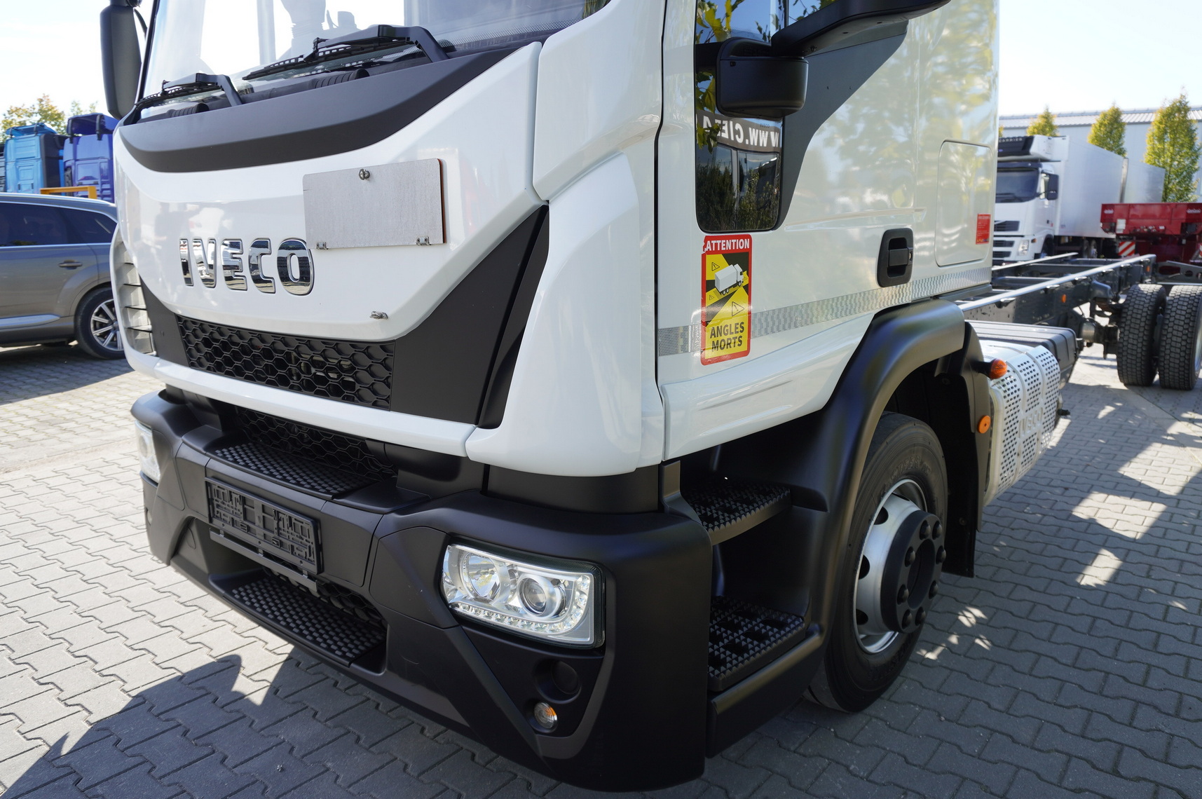 IVECO Eurocargo 140e19 4×2 E6 Glob / ADR / frame 8,1m - Podvozek s kabinou: obrázek 5 IVECO Eurocargo 140e19 4×2 E6 Glob / ADR / frame 8,1m - Podvozek s kabinou: obrázek 5