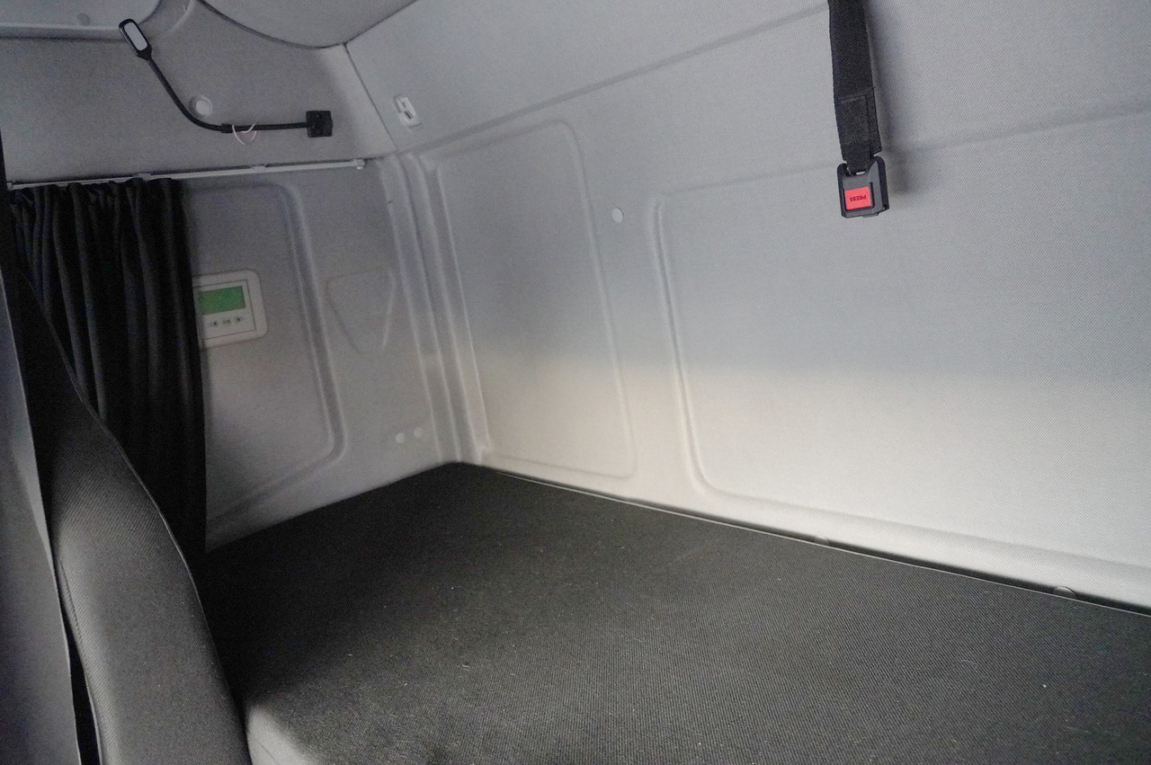 Plachtový nákladní auto IVECO Eurocargo ML 160E28 E6 Glob / 21 europallets / 2 identical units: obrázek 25