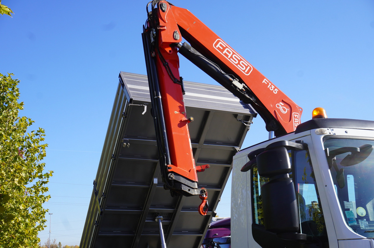 Nákladní automobil valníkový/ Plošinový, Auto s hydraulickou rukou IVECO Stralis 310 E6 / NEW 3-sided tipper / Fassi F135 crane with remote control: obrázek 24