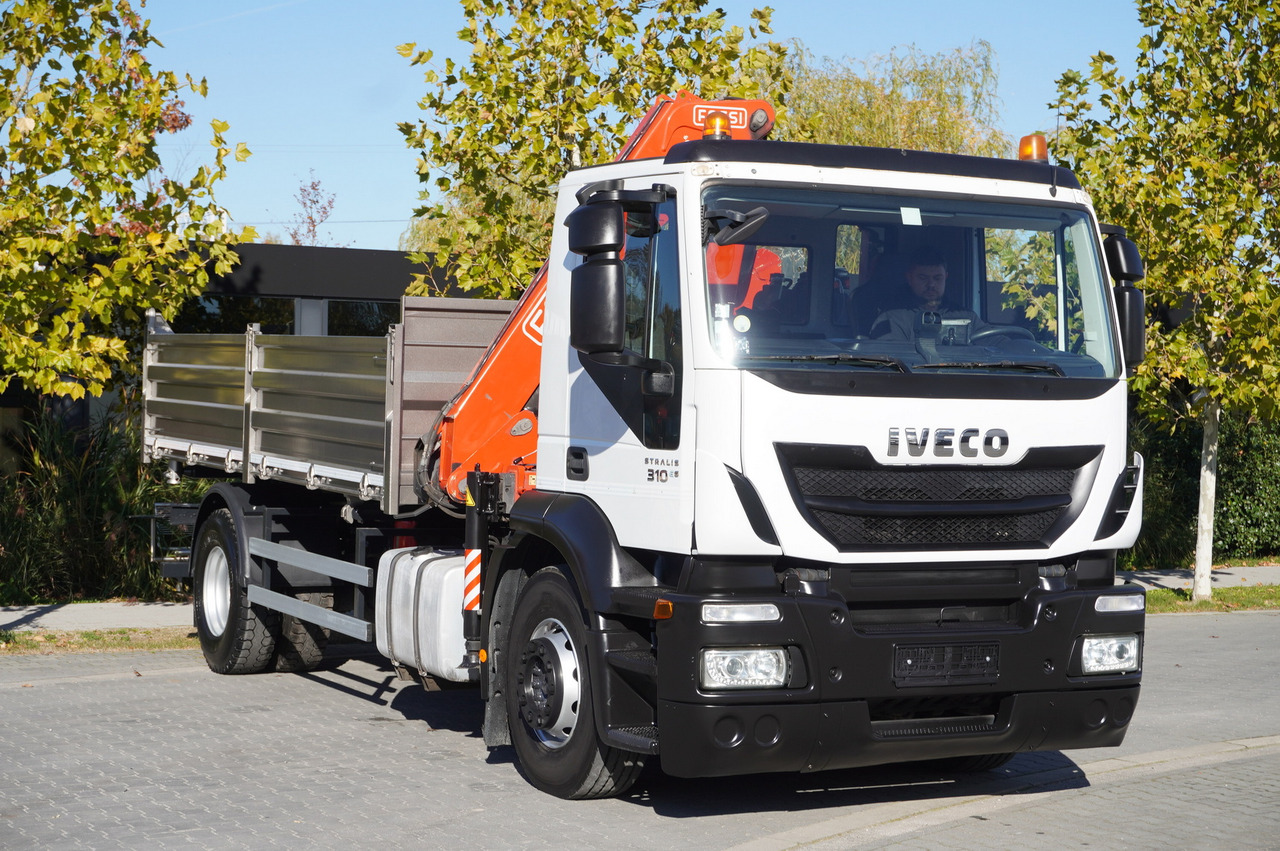 Nákladní automobil valníkový/ Plošinový, Auto s hydraulickou rukou IVECO Stralis 310 E6 / NEW 3-sided tipper / Fassi F135 crane with remote control: obrázek 8
