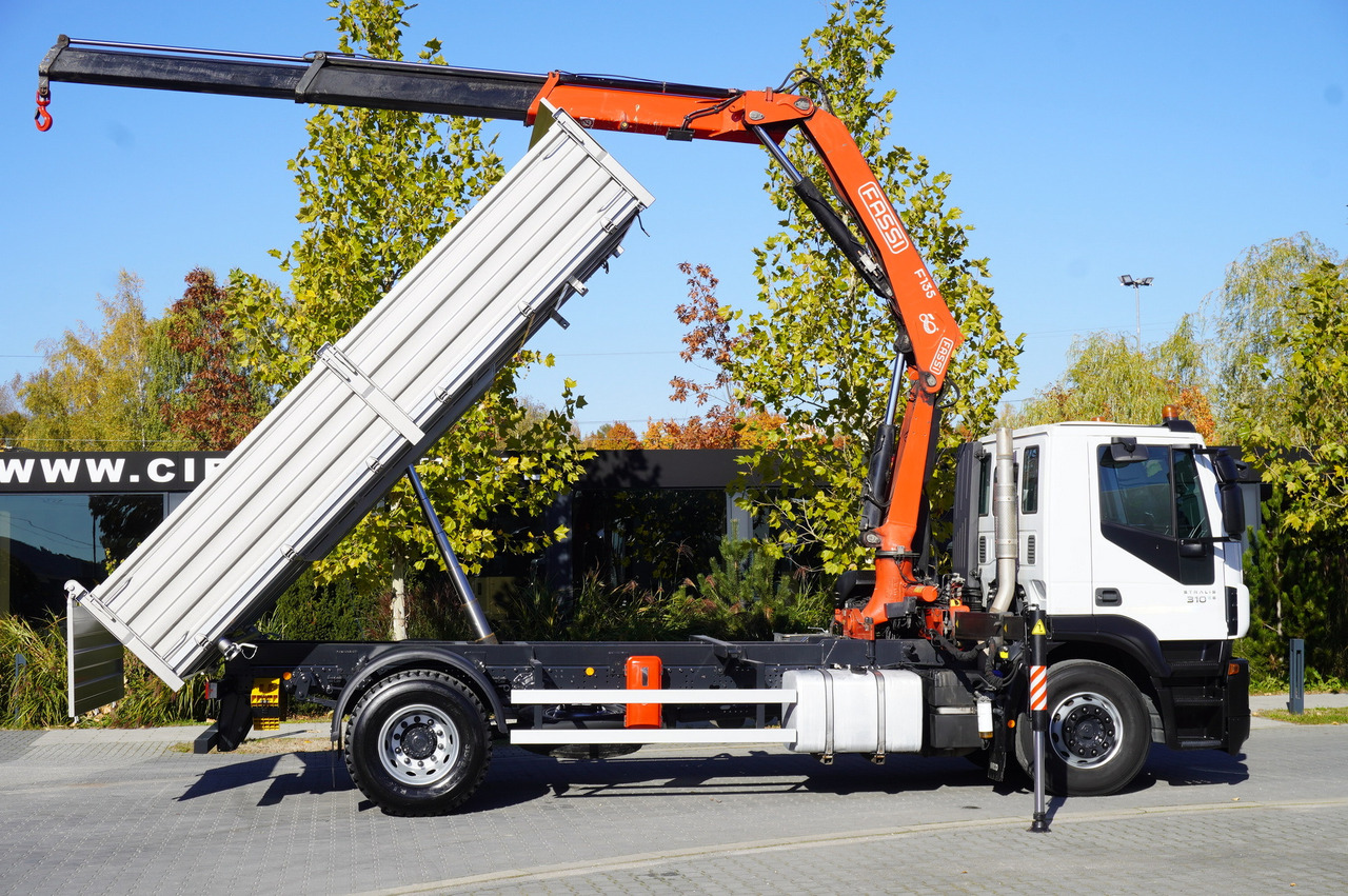 Nákladní automobil valníkový/ Plošinový, Auto s hydraulickou rukou IVECO Stralis 310 E6 / NEW 3-sided tipper / Fassi F135 crane with remote control: obrázek 15