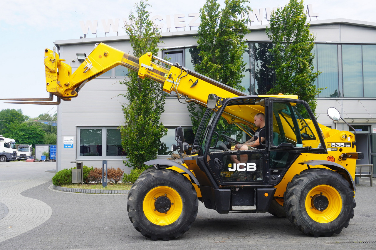 JCB 535-95 / 3.5 T / range 9.5 m / joystick / 2021 - Teleskopický kolový nakladač: obrázek 2 JCB 535-95 / 3.5 T / range 9.5 m / joystick / 2021 - Teleskopický kolový nakladač: obrázek 2