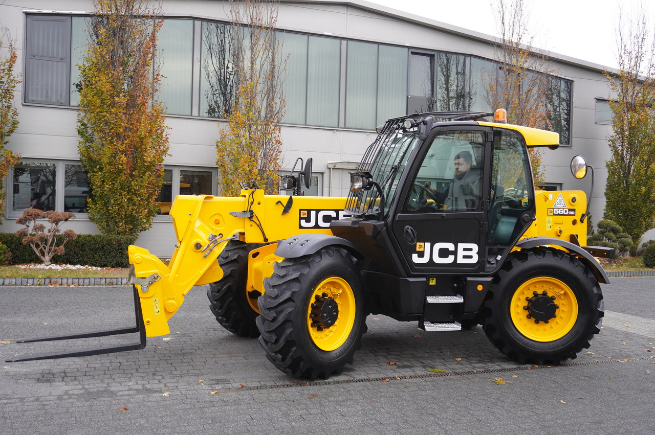 JCB 560-80 / 6 ton lifting capacity / power 146 HP - Teleskopický kolový nakladač: obrázek 3 JCB 560-80 / 6 ton lifting capacity / power 146 HP - Teleskopický kolový nakladač: obrázek 3
