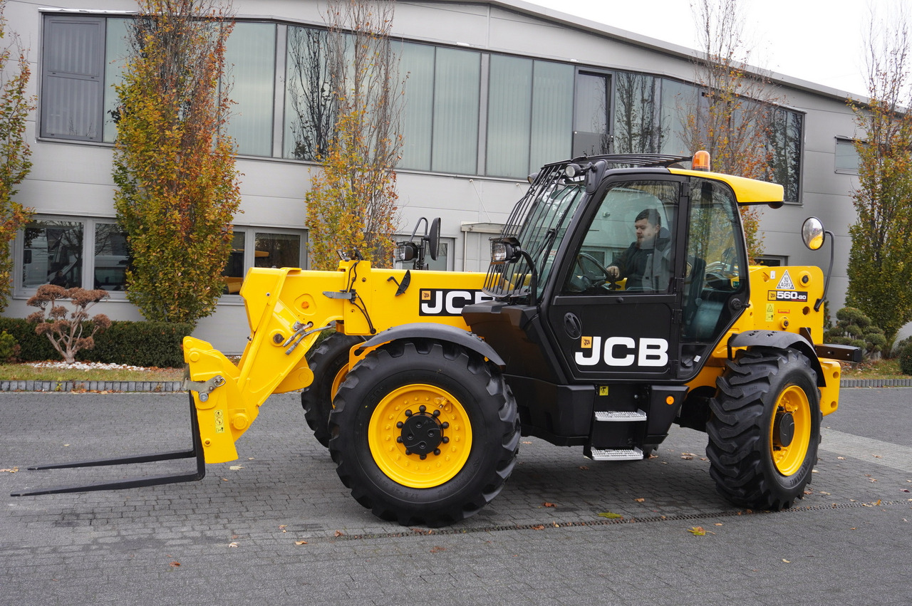 JCB 560-80 / 6 ton lifting capacity / power 146 HP - Kolový nakladač: obrázek 5 JCB 560-80 / 6 ton lifting capacity / power 146 HP - Kolový nakladač: obrázek 5