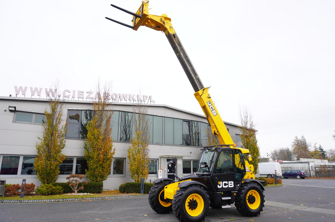 JCB 560-80 / 6 ton lifting capacity / power 146 HP - Kolový nakladač: obrázek 2 JCB 560-80 / 6 ton lifting capacity / power 146 HP - Kolový nakladač: obrázek 2