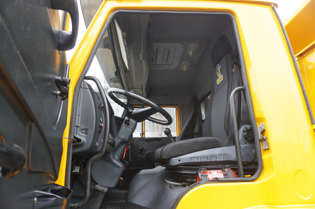 Sklápěč, Auto s hydraulickou rukou KAMAZ T2530 E5 6×4 / 3-sided tipper: obrázek 22