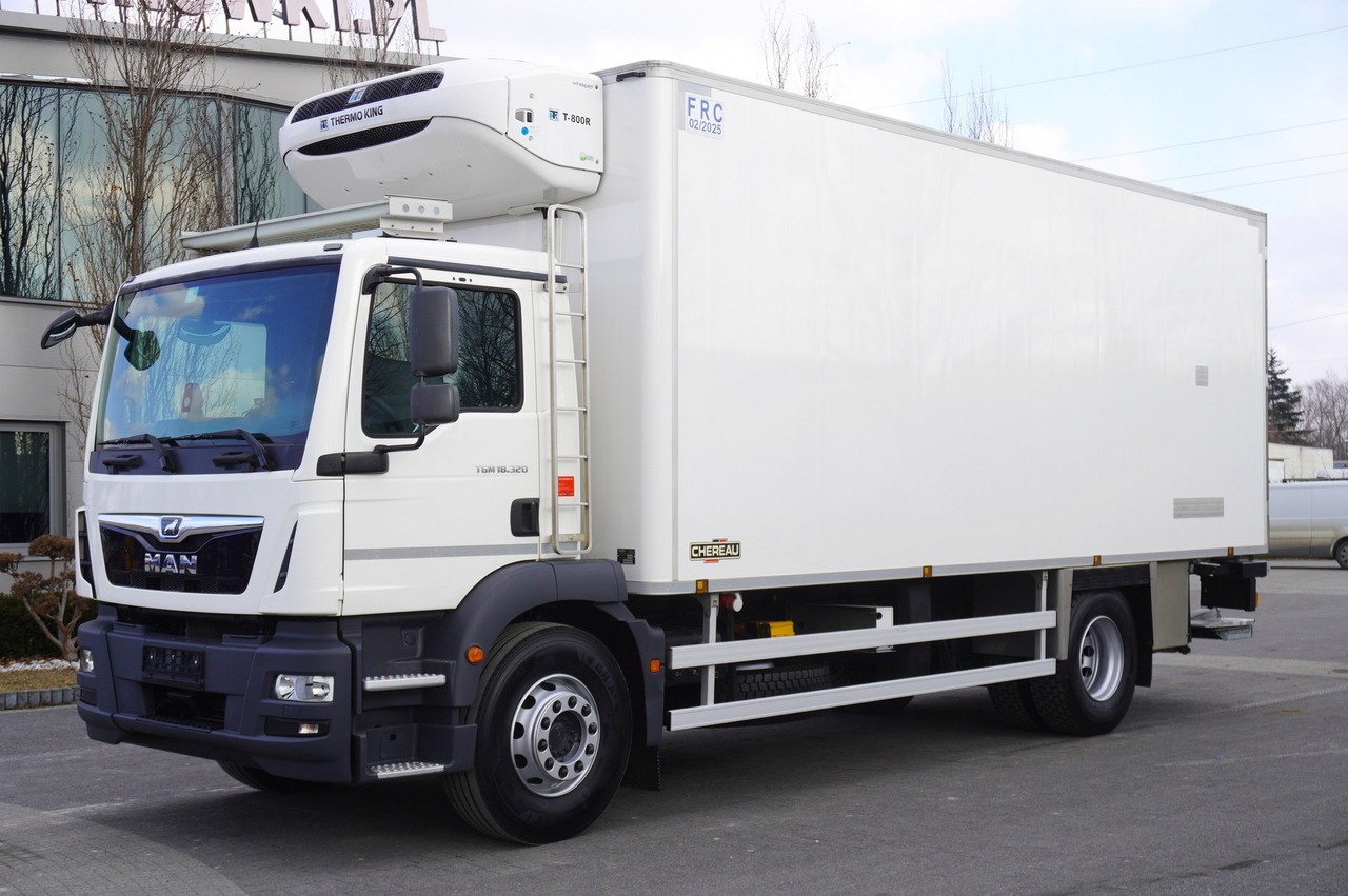 MAN TGM 18.320 / CHEREAU meat hook refrigerator / Carcass elevator - Chladírenský nákladní automobil: obrázek 2 MAN TGM 18.320 / CHEREAU meat hook refrigerator / Carcass elevator - Chladírenský nákladní automobil: obrázek 2