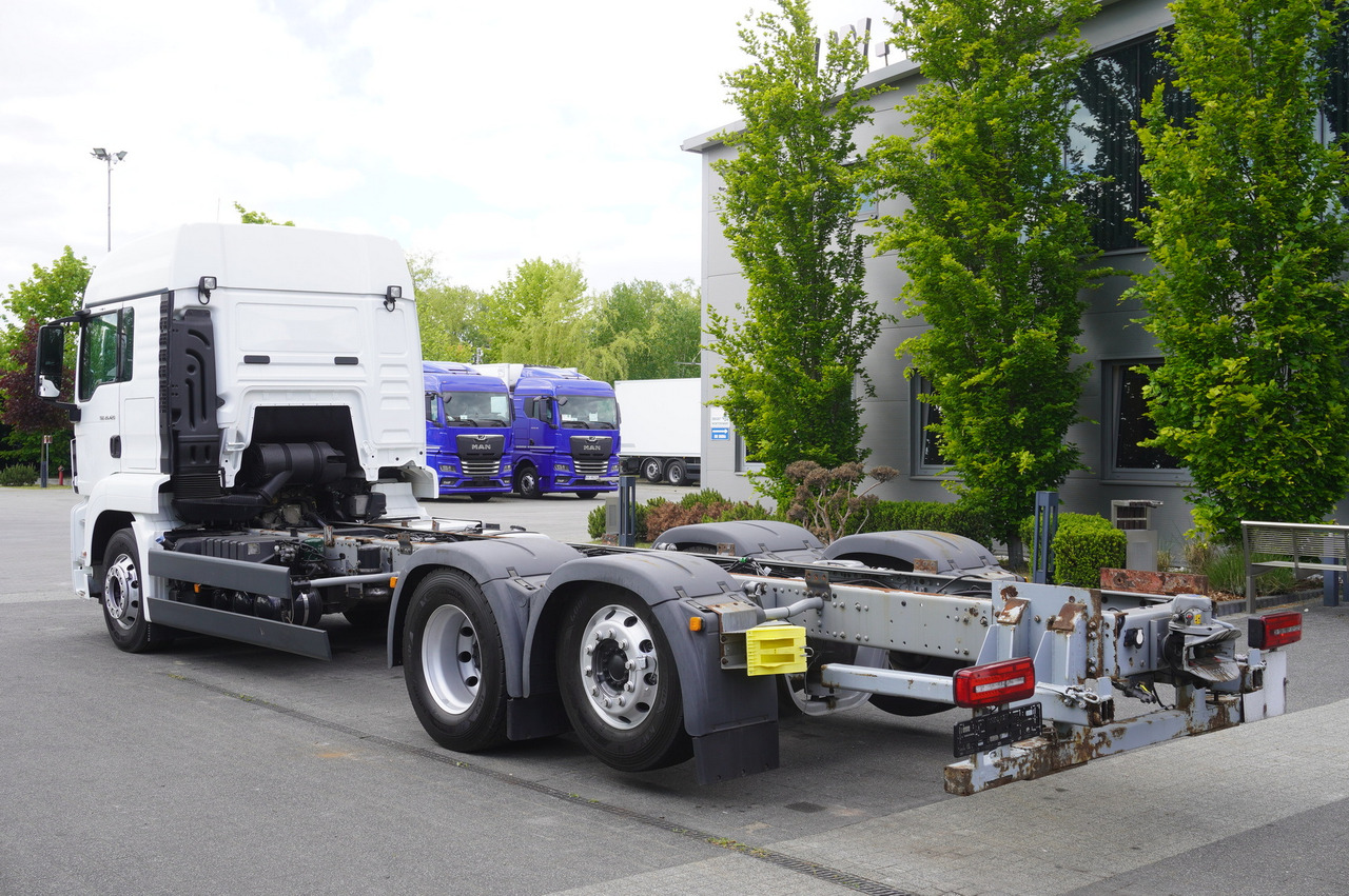 MAN TGS 26.420 / 7.5 m chassis / 14.5 t load cap. / Sleeping cab - Podvozek s kabinou: obrázek 3 MAN TGS 26.420 / 7.5 m chassis / 14.5 t load cap. / Sleeping cab - Podvozek s kabinou: obrázek 3