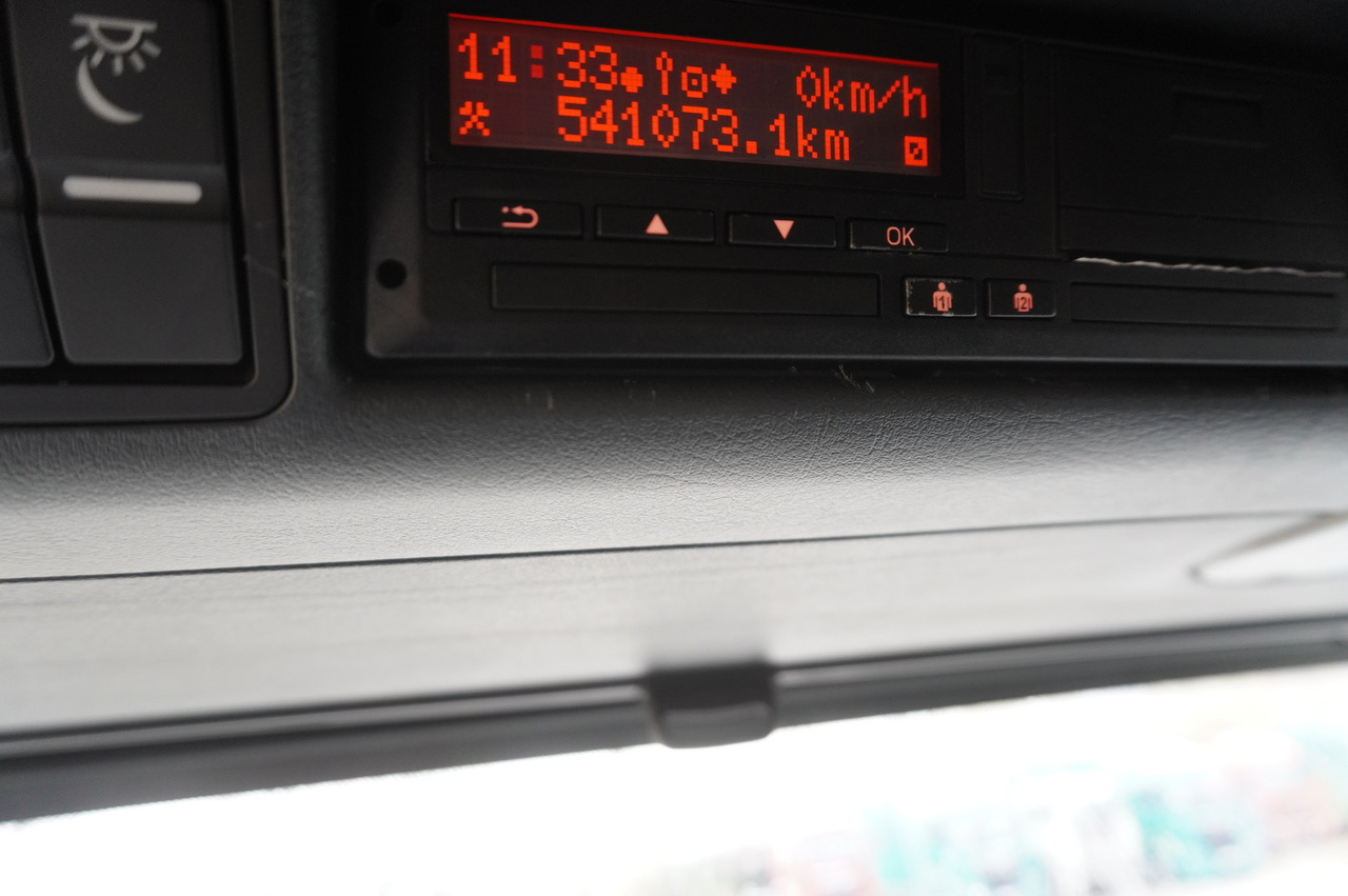 MAN TGS 35.420 8×2 / Chassis 6.4 m / 3 steered axles / 2 units - Podvozek s kabinou: obrázek 4 MAN TGS 35.420 8×2 / Chassis 6.4 m / 3 steered axles / 2 units - Podvozek s kabinou: obrázek 4