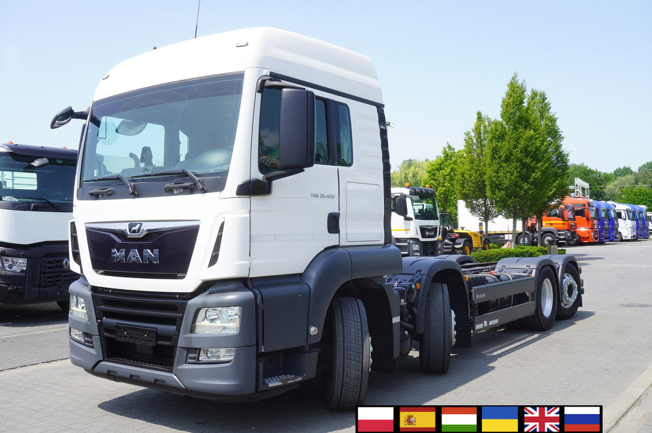 MAN TGS 35.420 8x2 / Chassis 6.4 m / 3 steered axles - Auto s hydraulickou rukou: obrázek 1 MAN TGS 35.420 8x2 / Chassis 6.4 m / 3 steered axles - Auto s hydraulickou rukou: obrázek 1