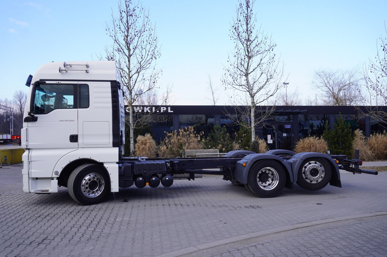 MAN TGX 26,500 / 500 HP / steering 3rd axle / 20 t cap. / Chassis 6.5 m - Podvozek s kabinou: obrázek 4 MAN TGX 26,500 / 500 HP / steering 3rd axle / 20 t cap. / Chassis 6.5 m - Podvozek s kabinou: obrázek 4