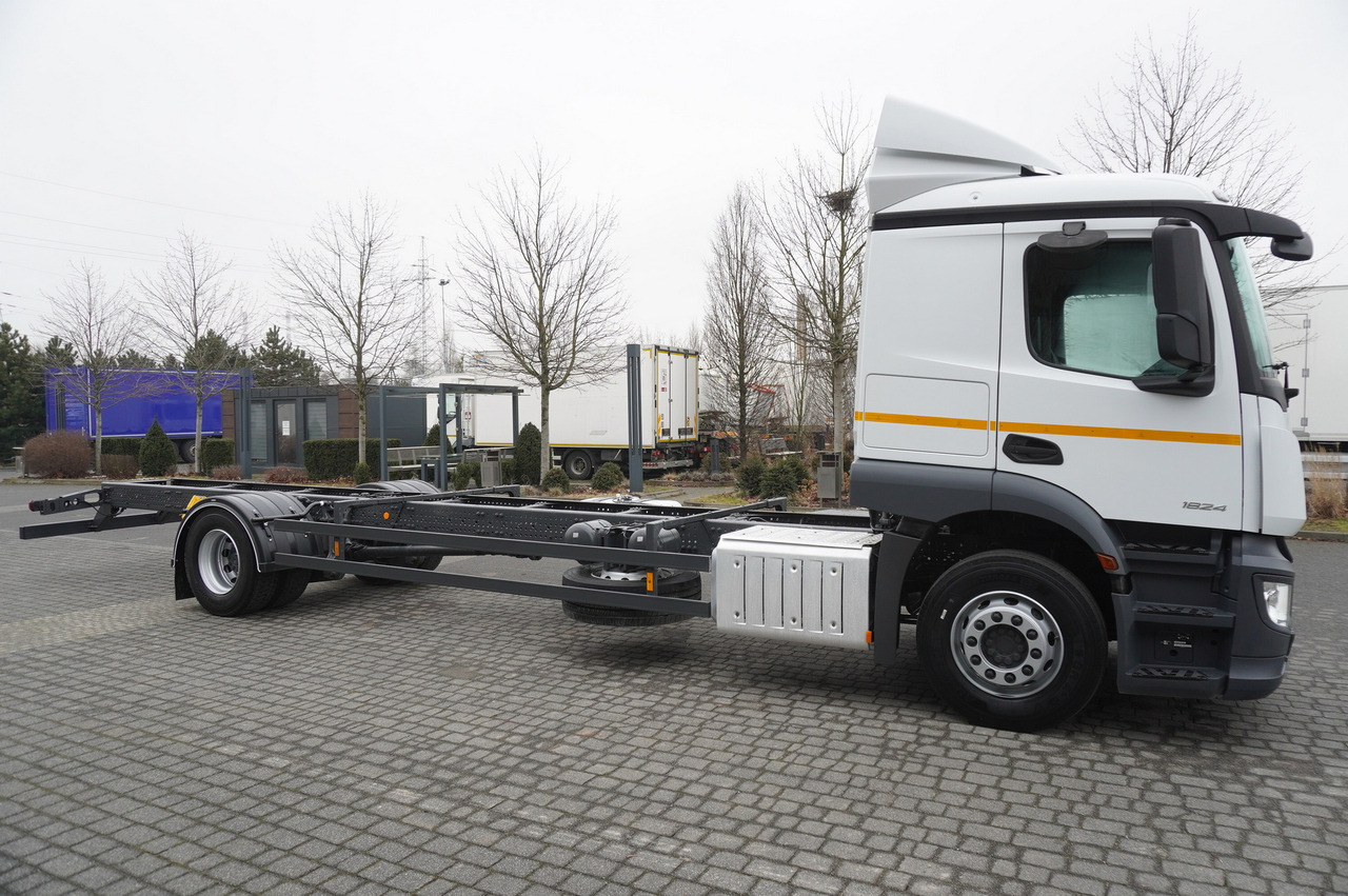 Podvozek s kabinou MERCEDES-BENZ Actros 1824 / 9.1 m chassis / sleeping cabin: obrázek 7