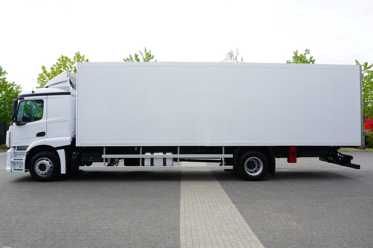 MERCEDES-BENZ Actros 1824 / Refrigerator 22 EPAL / Carrier Supra 850 / Sleeping cabin - Chladírenský nákladní automobil: obrázek 2 MERCEDES-BENZ Actros 1824 / Refrigerator 22 EPAL / Carrier Supra 850 / Sleeping cabin - Chladírenský nákladní automobil: obrázek 2