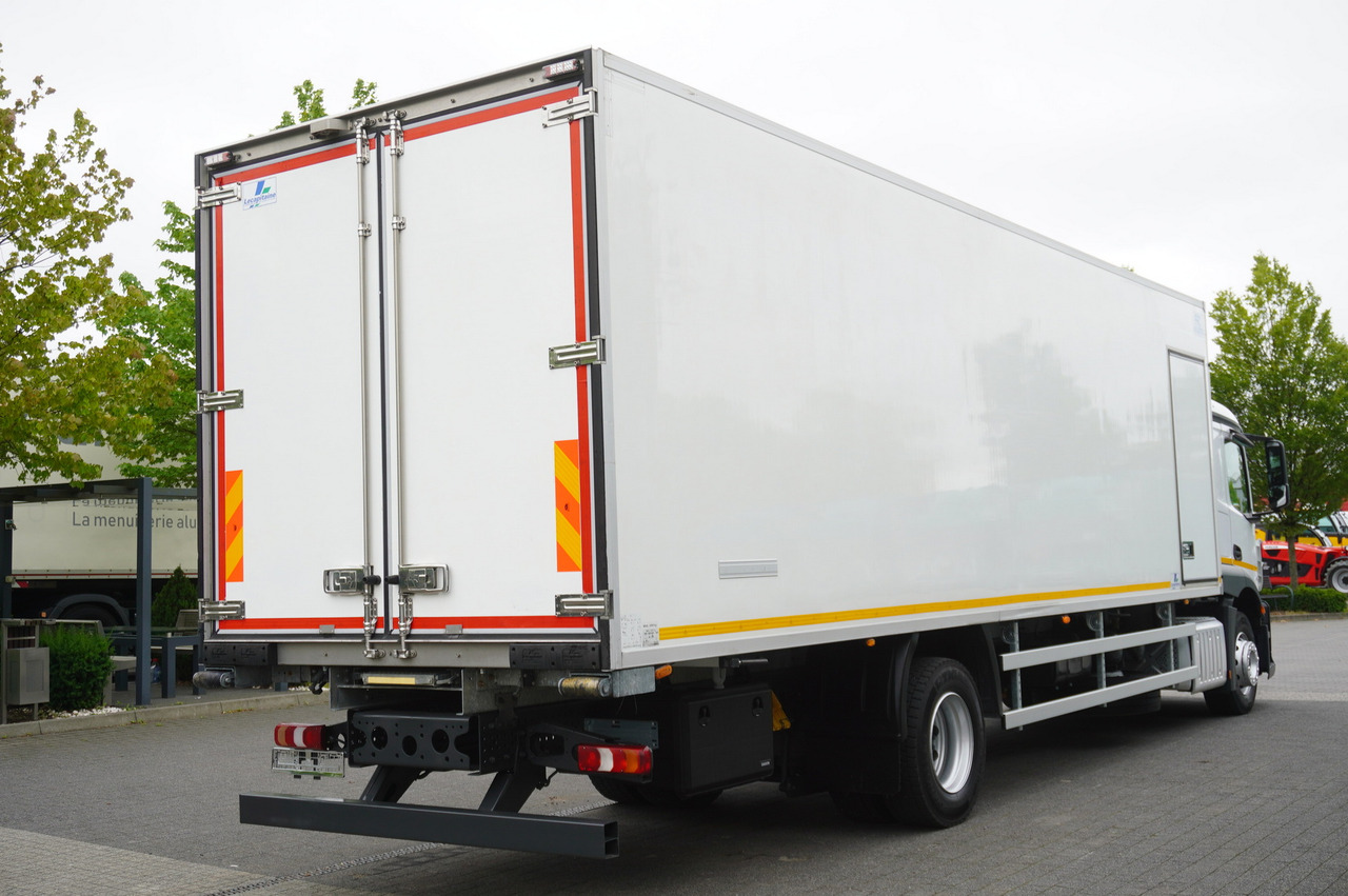 MERCEDES-BENZ Actros 1824 / Refrigerator 22 EPAL / Carrier Supra 950 / Sleeping cabin - Chladírenský nákladní automobil: obrázek 5 MERCEDES-BENZ Actros 1824 / Refrigerator 22 EPAL / Carrier Supra 950 / Sleeping cabin - Chladírenský nákladní automobil: obrázek 5