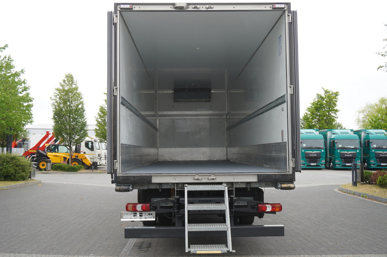 MERCEDES-BENZ Actros 1824 / Refrigerator 22 EPAL / Carrier Supra 950 / Sleeping cabin - Chladírenský nákladní automobil: obrázek 3 MERCEDES-BENZ Actros 1824 / Refrigerator 22 EPAL / Carrier Supra 950 / Sleeping cabin - Chladírenský nákladní automobil: obrázek 3