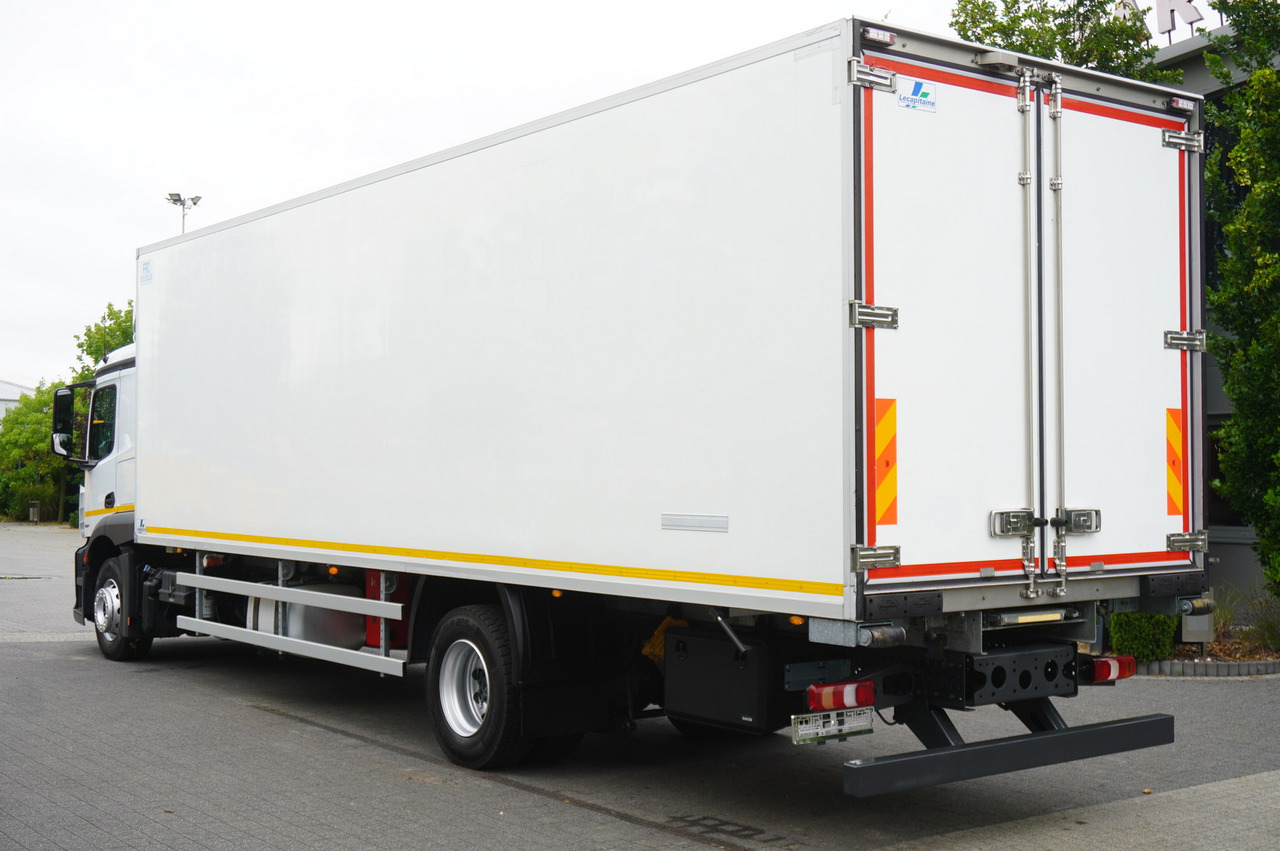 MERCEDES-BENZ Actros 1824 / Refrigerator 22 EPAL / Carrier Supra 950 / Sleeping cabin - Chladírenský nákladní automobil: obrázek 2 MERCEDES-BENZ Actros 1824 / Refrigerator 22 EPAL / Carrier Supra 950 / Sleeping cabin - Chladírenský nákladní automobil: obrázek 2