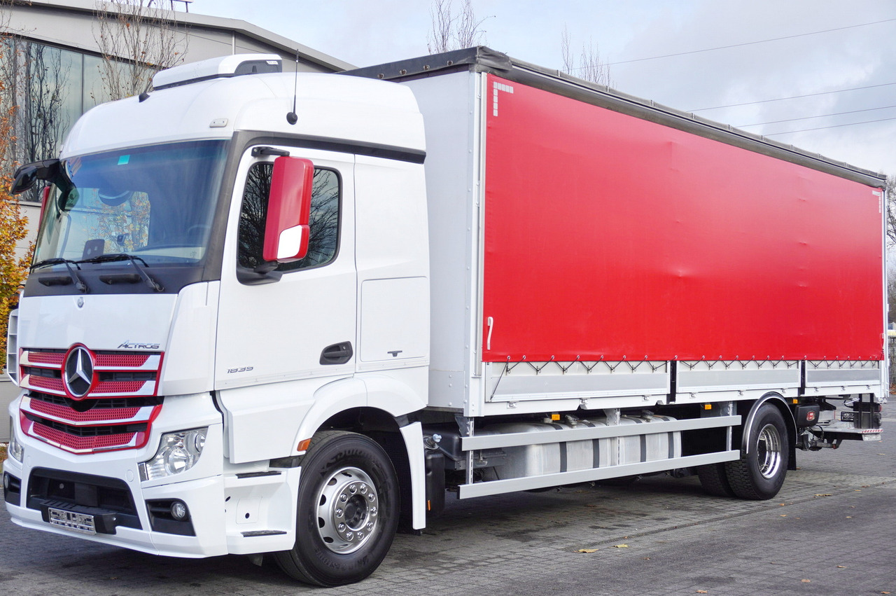 MERCEDES-BENZ Actros 1835 E6 4×2 / Curtainsider 21 pallets / tail lift 1.5t - Plachtový nákladní auto: obrázek 1 MERCEDES-BENZ Actros 1835 E6 4×2 / Curtainsider 21 pallets / tail lift 1.5t - Plachtový nákladní auto: obrázek 1