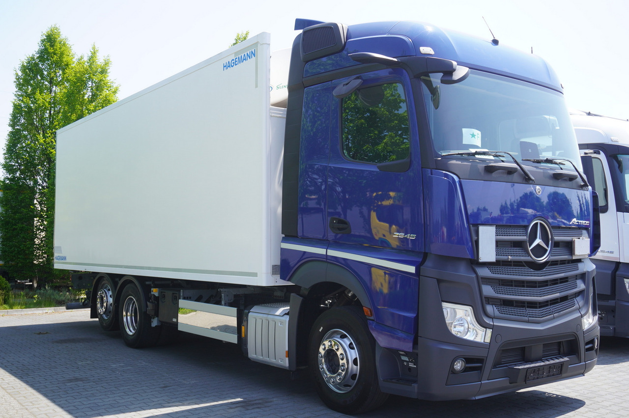 MERCEDES-BENZ Actros 2545 / 2021 / Hagemann refrigerator Multitemperature - Chladírenský nákladní automobil: obrázek 5 MERCEDES-BENZ Actros 2545 / 2021 / Hagemann refrigerator Multitemperature - Chladírenský nákladní automobil: obrázek 5