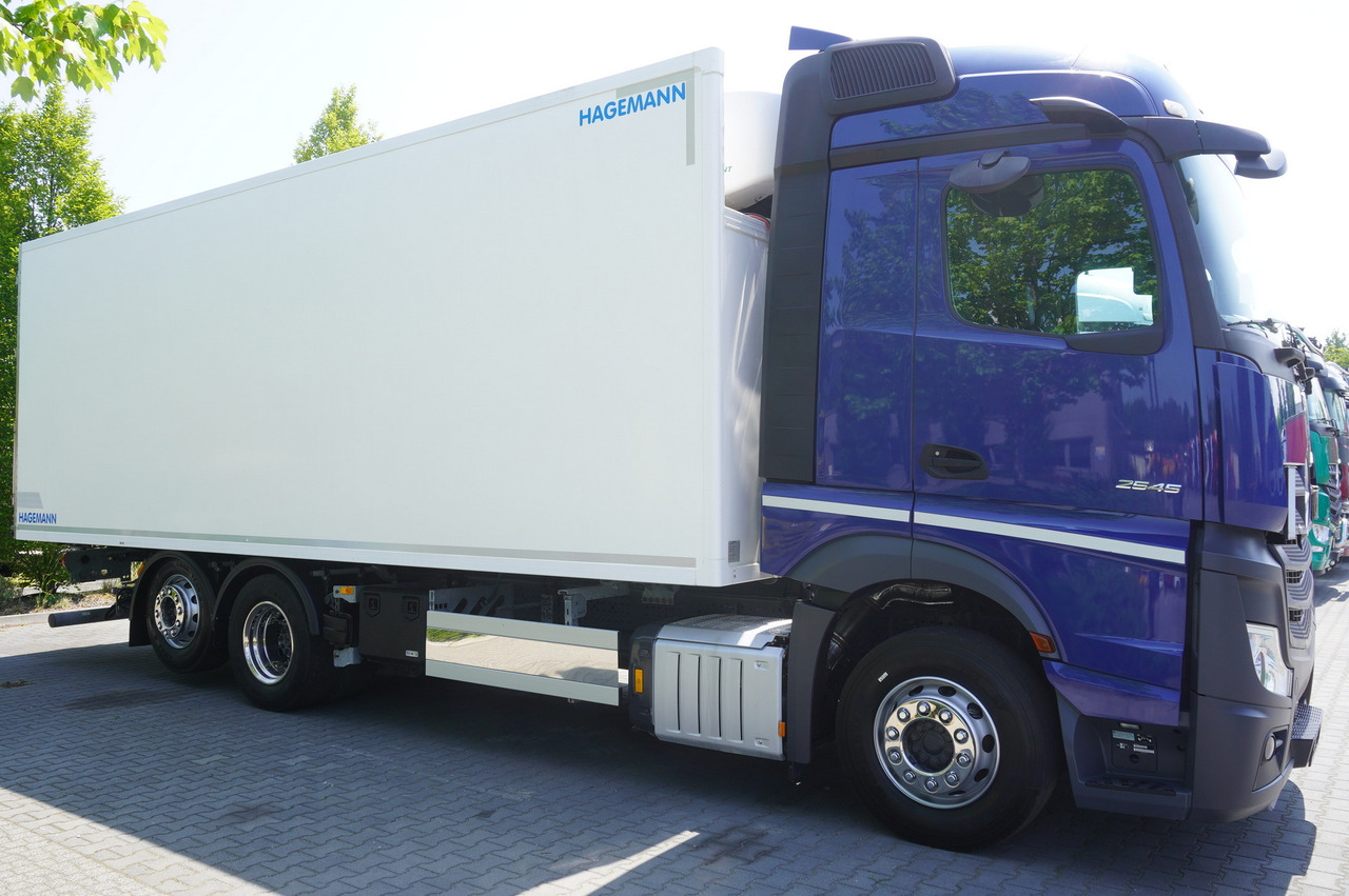 MERCEDES-BENZ Actros 2545 / 2021 / Hagemann refrigerator Multitemperature - Chladírenský nákladní automobil: obrázek 4 MERCEDES-BENZ Actros 2545 / 2021 / Hagemann refrigerator Multitemperature - Chladírenský nákladní automobil: obrázek 4
