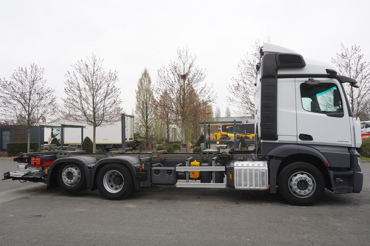 MERCEDES-BENZ Actros 2545 6×2 MP5 / ADR / several units - Kontejnérový podvozek/ Výměnná nástavba: obrázek 2 MERCEDES-BENZ Actros 2545 6×2 MP5 / ADR / several units - Kontejnérový podvozek/ Výměnná nástavba: obrázek 2