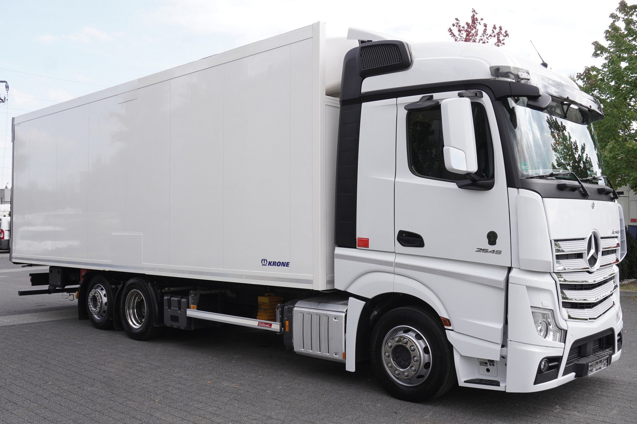 MERCEDES-BENZ Actros 2545 MP5 6×2 E6 / KRONE REFRIGERATOR 40 pallets Bitemperature Doppelstock / high 2.7m - Chladírenský nákladní automobil: obrázek 2 MERCEDES-BENZ Actros 2545 MP5 6×2 E6 / KRONE REFRIGERATOR 40 pallets Bitemperature Doppelstock / high 2.7m - Chladírenský nákladní automobil: obrázek 2